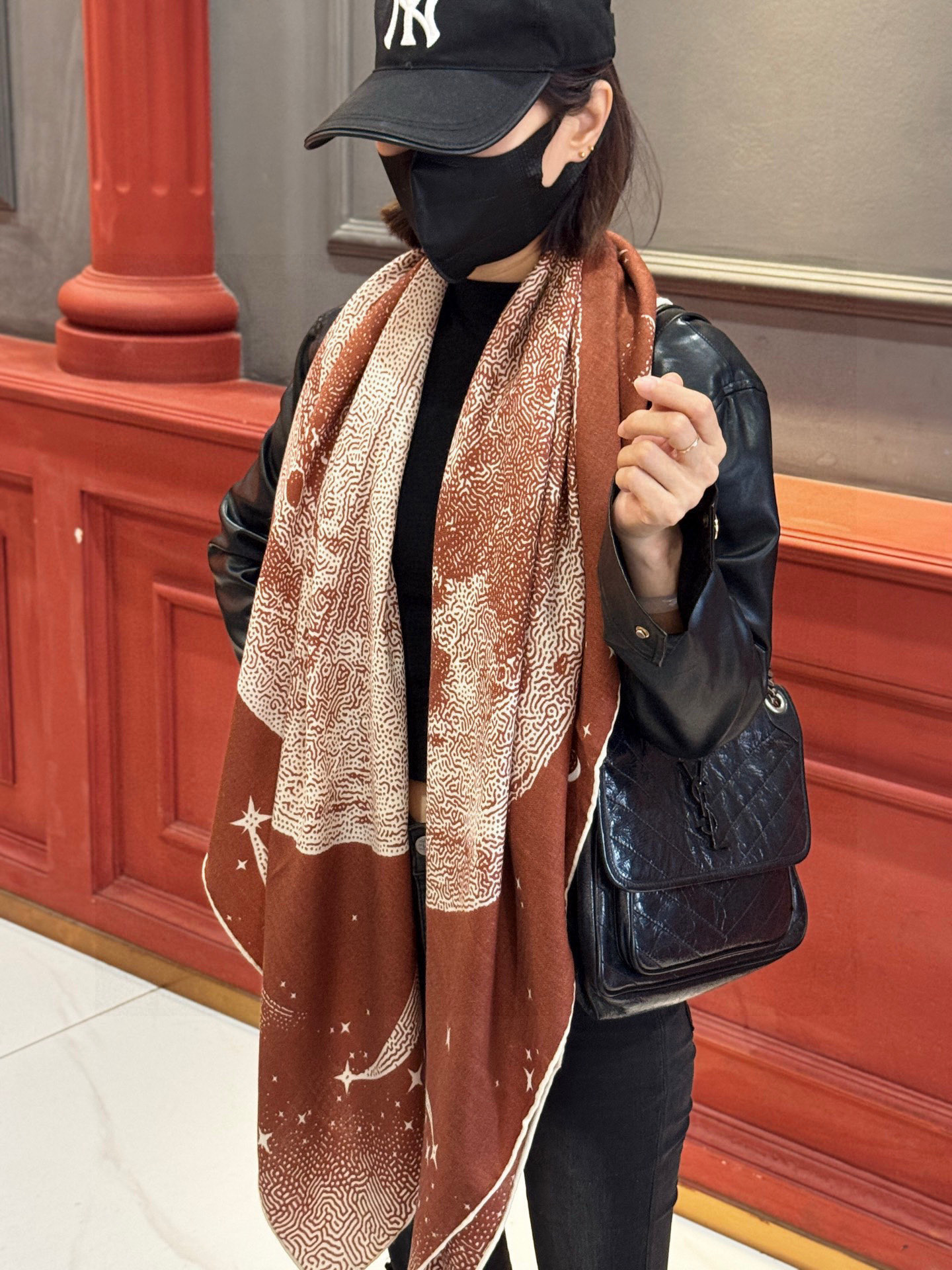 HERMES爱马仕新款|月光飞马Clair de Lune羊绒和真丝披肩，手工卷边(70%羊绒，30%真