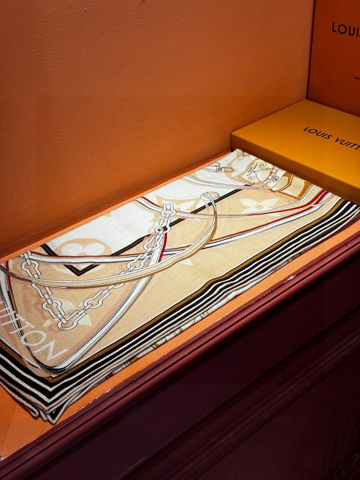 上新❤️ MONOGRAM JACQUARD DENIM140丝绒 方巾 【高定版 双面同色】有些款式他