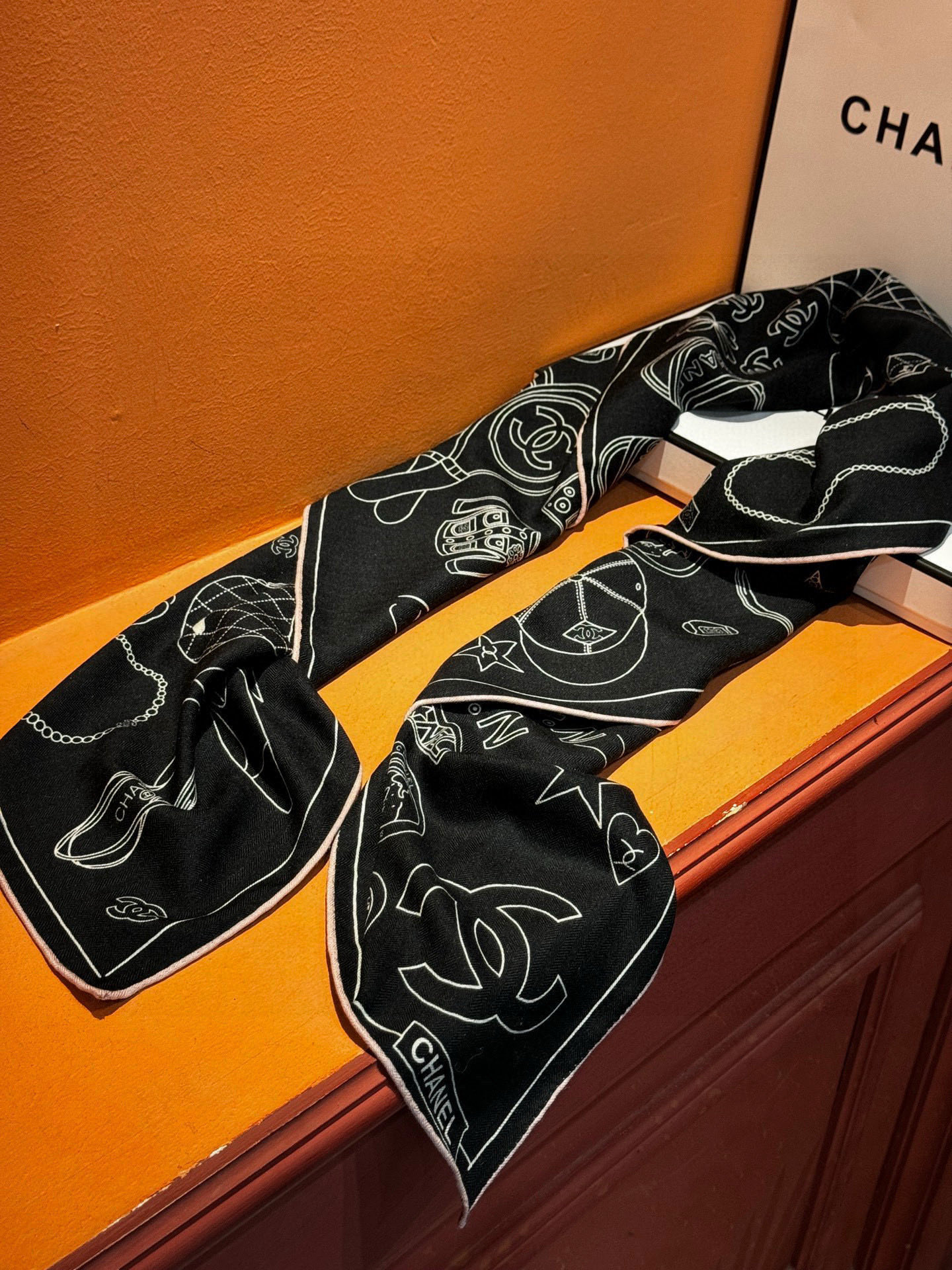 【升级双面同色 加密面料】 上新❤️ 140*140台版印花 黑白二色 高级都市新贵！山茶花的再一次邂逅