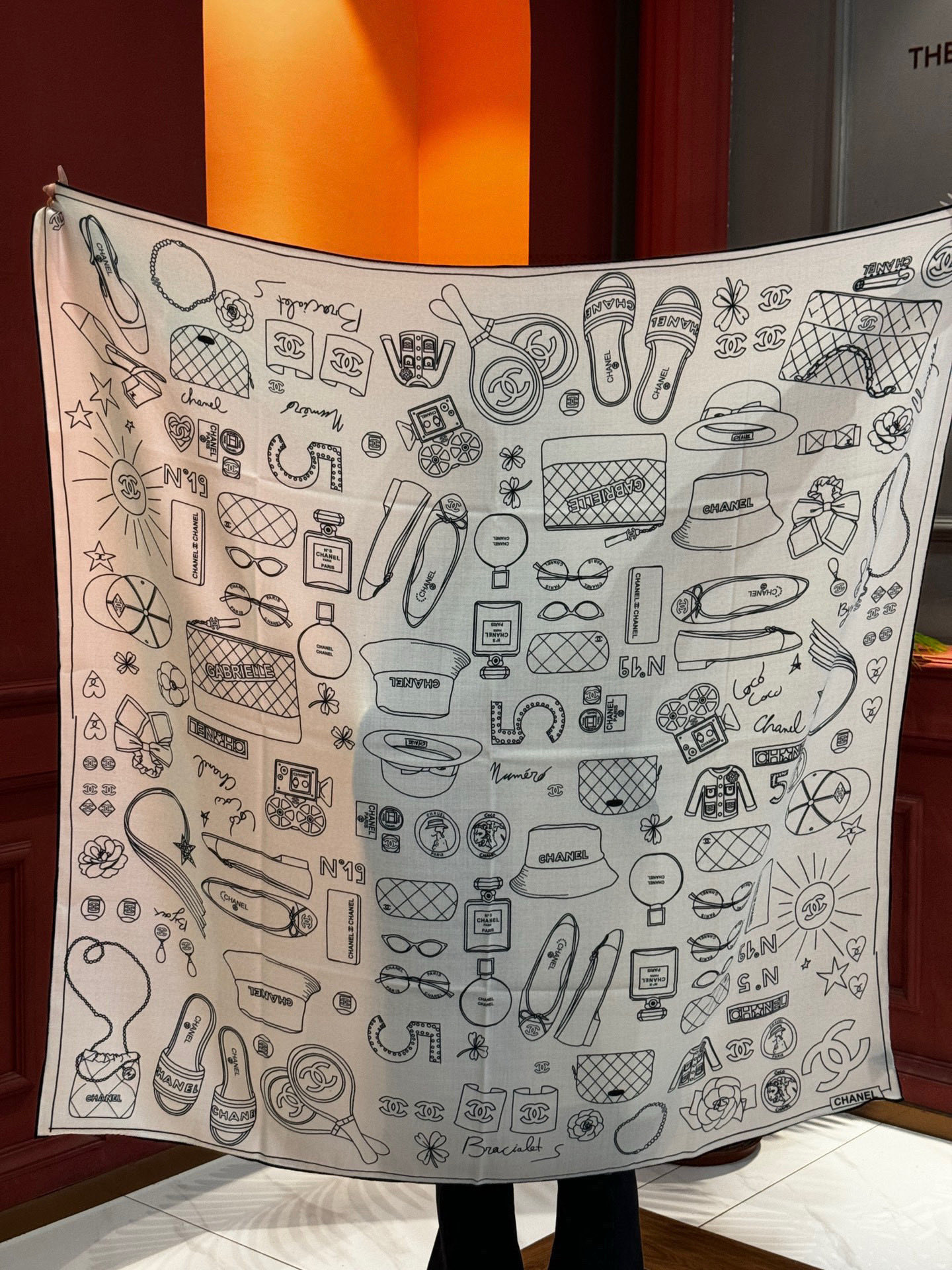 【升级双面同色 加密面料】 上新❤️ 140*140台版印花 黑白二色 高级都市新贵！山茶花的再一次邂逅