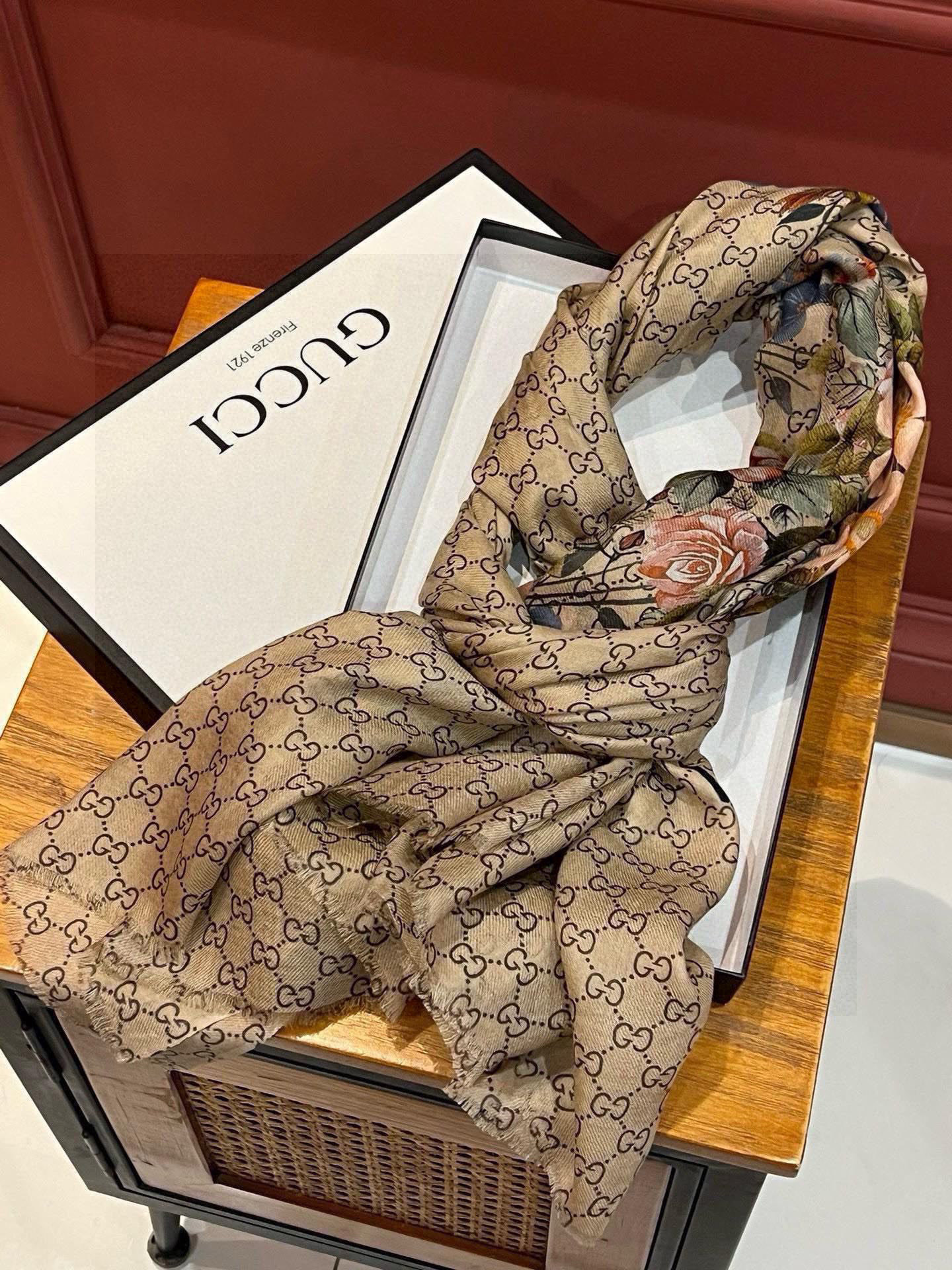 💟秀外慧中，美到过分❗️上身效果疯狂的喜欢❗️Gucci New~300支高端戒指绒！真心美爆了的设计，