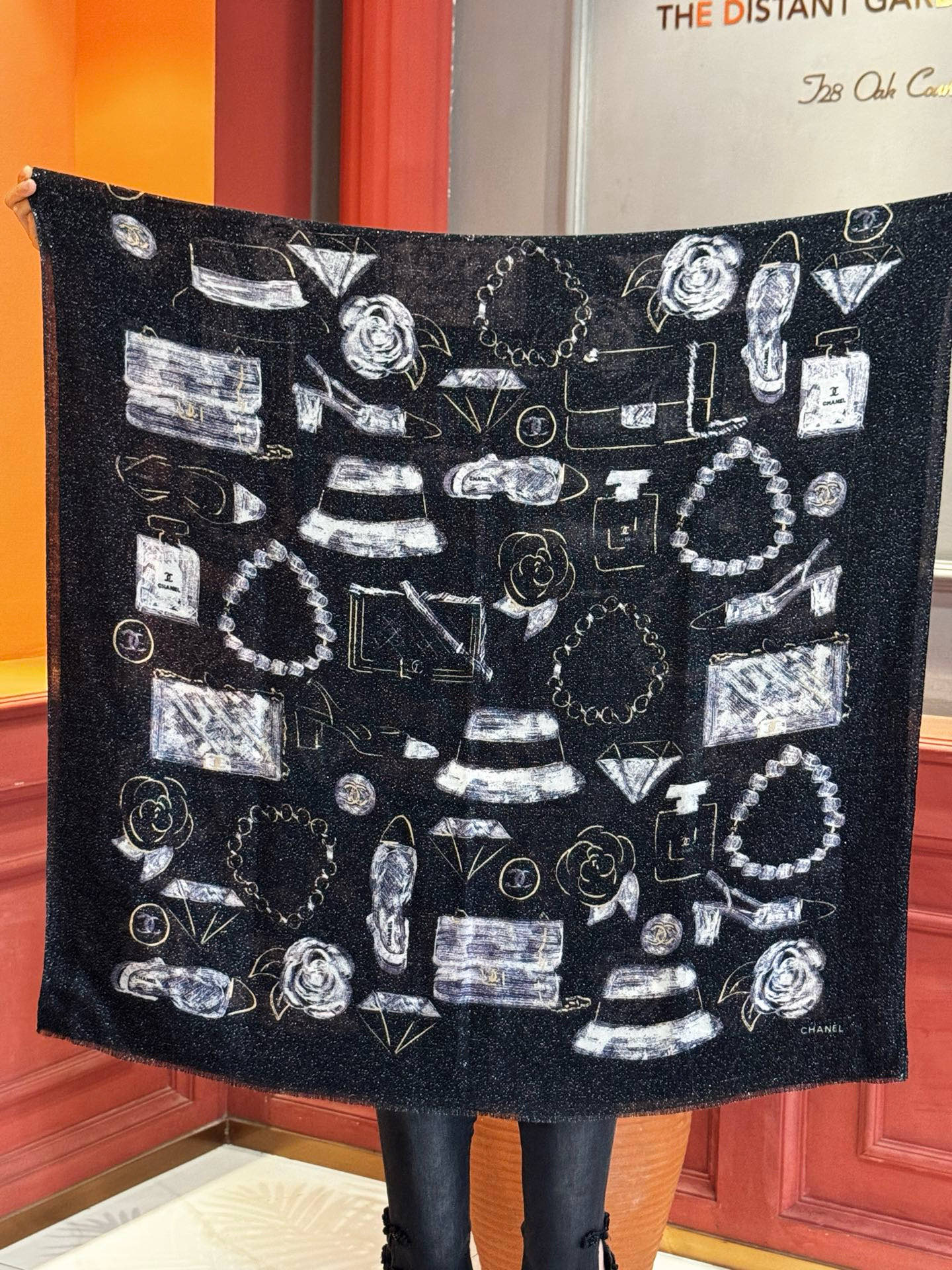 会发光发亮的围巾 💄💋新款客供银线💖羊绒面料长巾 😘美翻了[流泪]【小香徽标银线长巾】御用殿堂级极‼️新