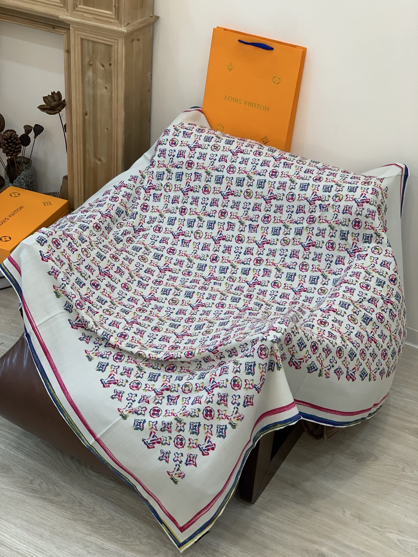 LV x TM 140披肩【140顶级丝绒双面同色披肩】本款LVxTMMonogram Multicol