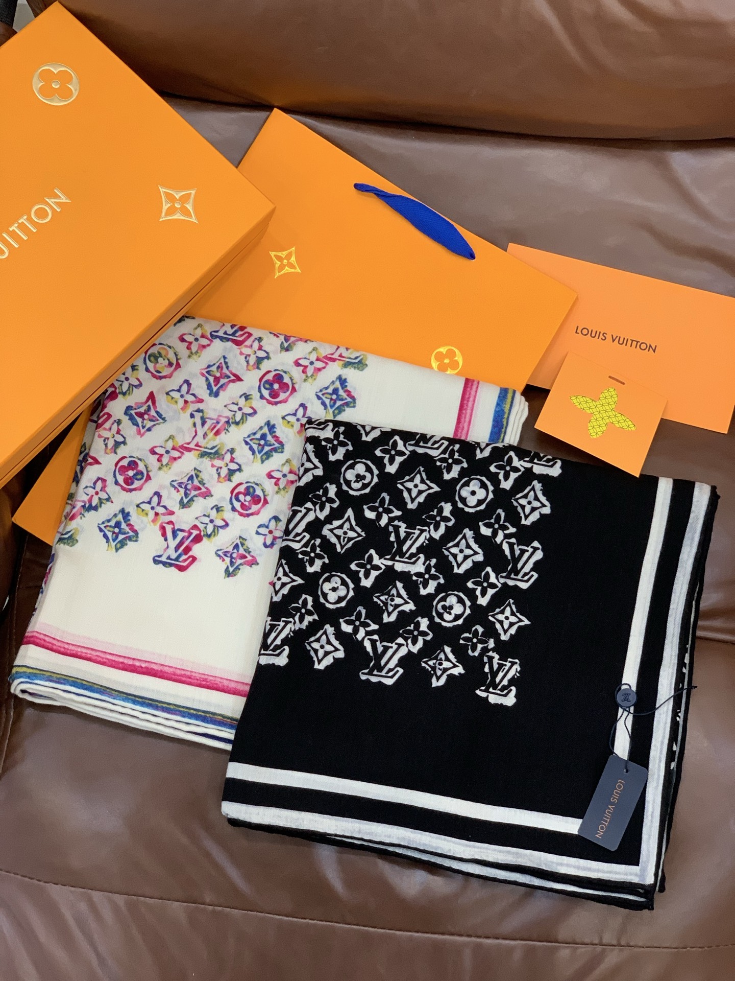 LV x TM 140披肩【140顶级丝绒双面同色披肩】本款LVxTMMonogram Multicol