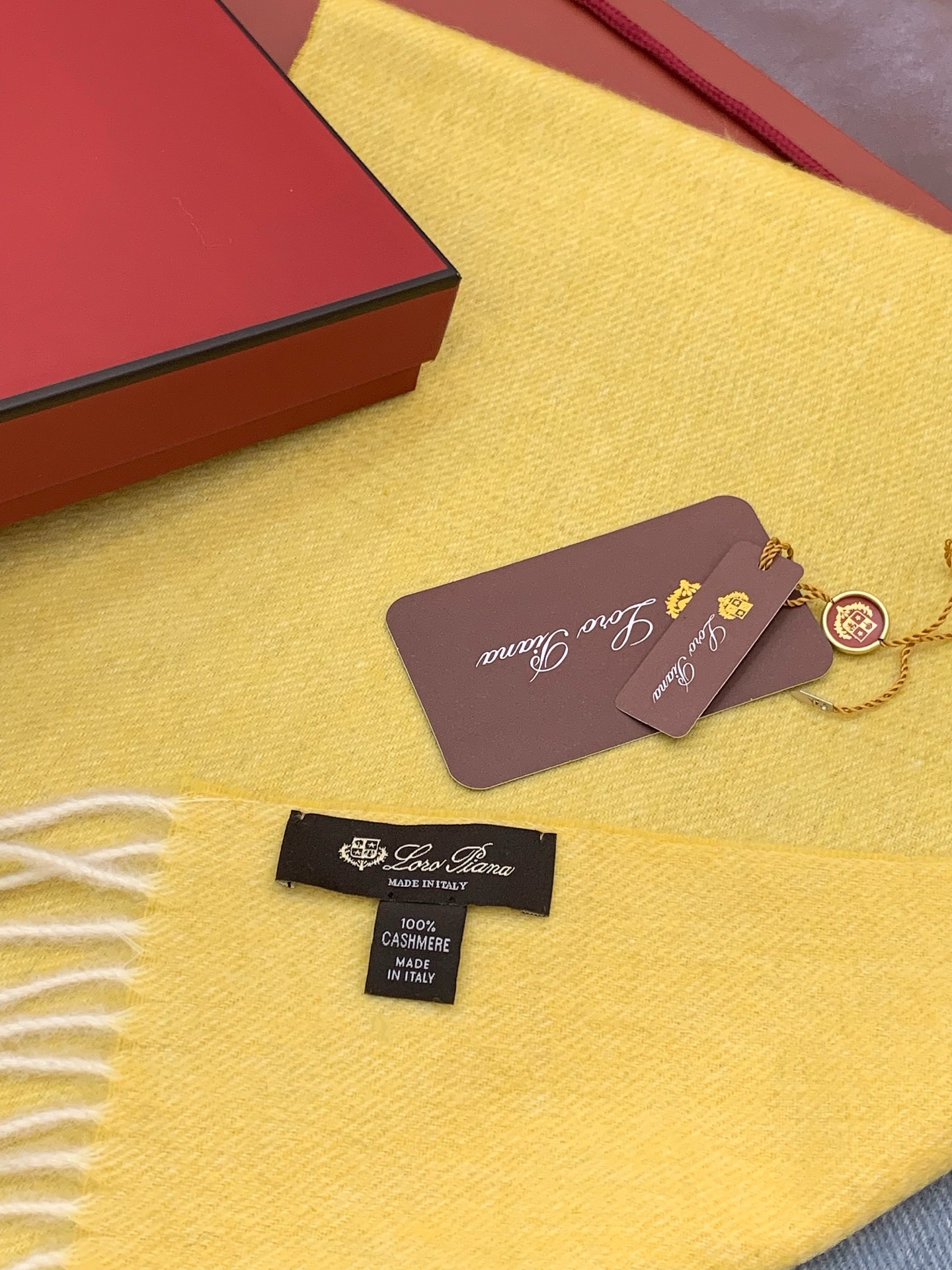 ✨✨太美了😍 【皮安娜】情侣款 美到要尖叫😱专柜最新款🎊英伦欧美范儿「多色渐变」又是一款即时尚又实用的大