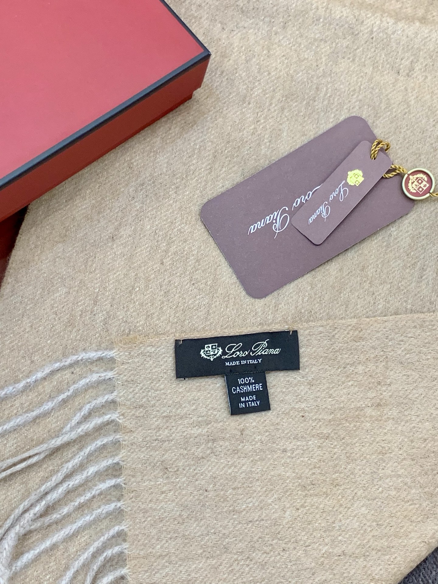 ✨✨太美了😍 【皮安娜】情侣款 美到要尖叫😱专柜最新款🎊英伦欧美范儿「多色渐变」又是一款即时尚又实用的大