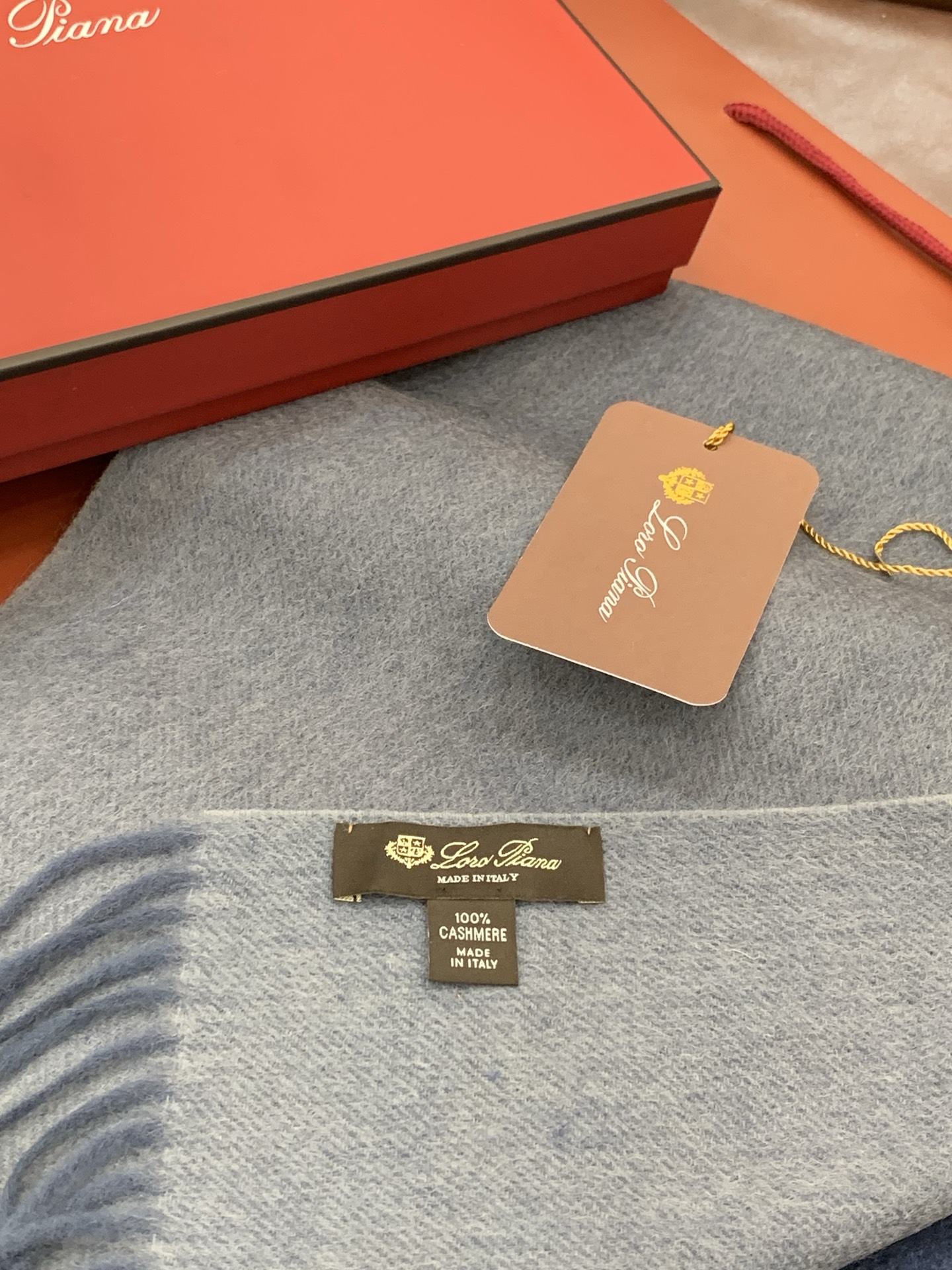 ✨✨太美了😍 【皮安娜】情侣款 美到要尖叫😱专柜最新款🎊英伦欧美范儿「多色渐变」又是一款即时尚又实用的大