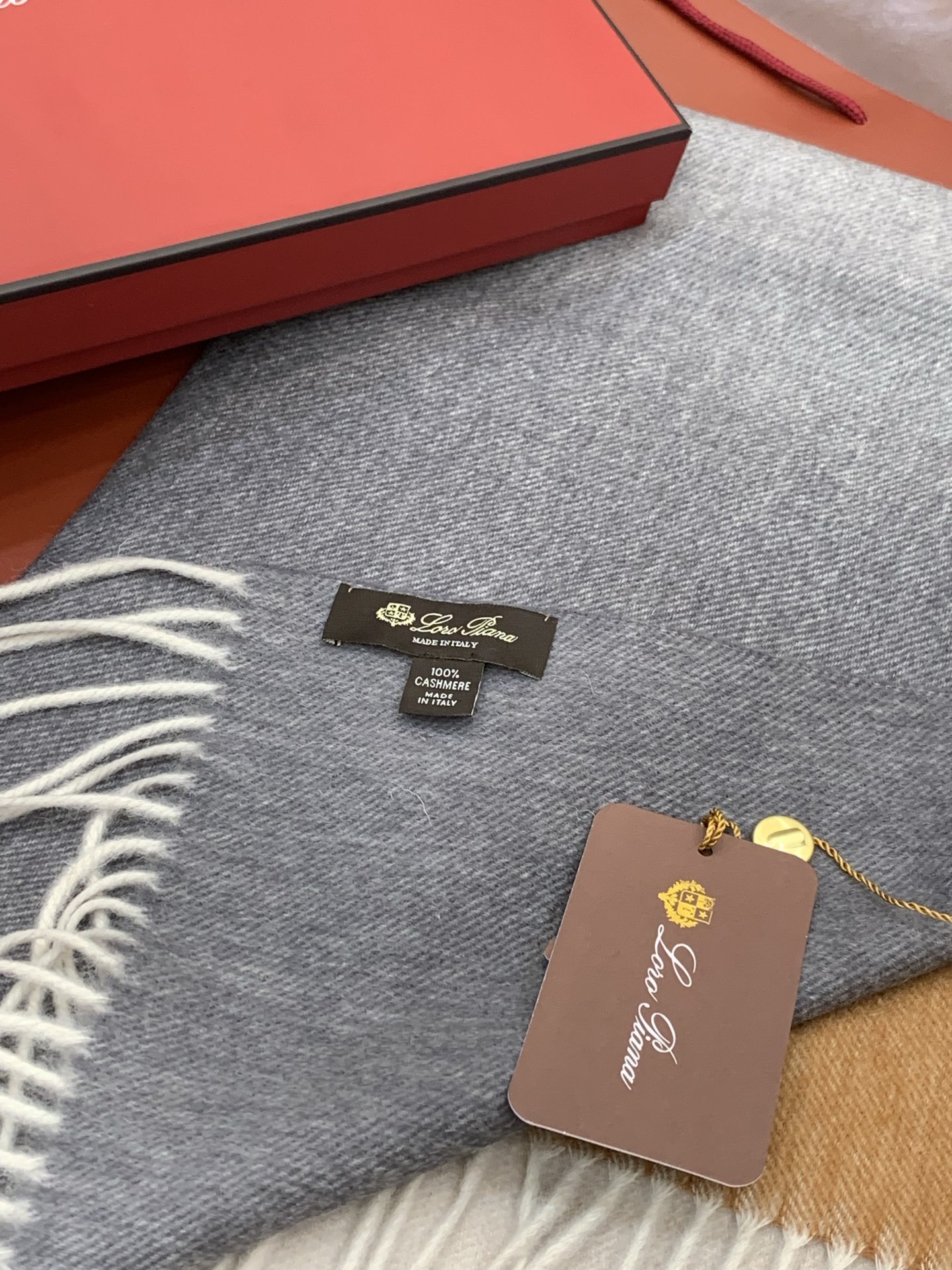 ✨✨太美了😍 【皮安娜】情侣款 美到要尖叫😱专柜最新款🎊英伦欧美范儿「多色渐变」又是一款即时尚又实用的大