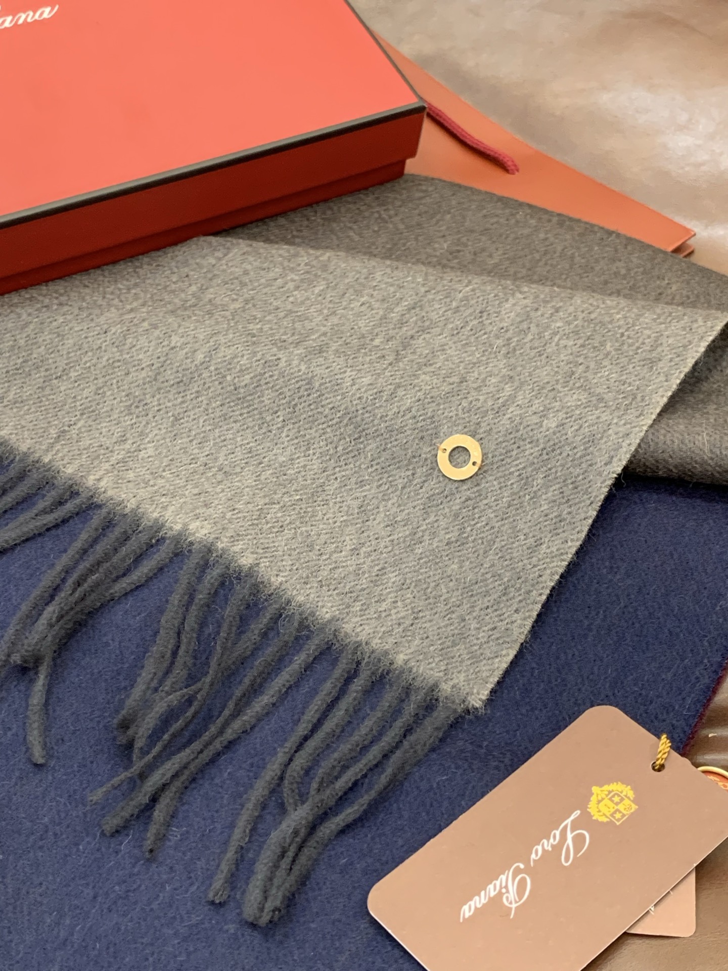 ✨✨太美了😍 【皮安娜】情侣款 美到要尖叫😱专柜最新款🎊英伦欧美范儿「多色渐变」又是一款即时尚又实用的大