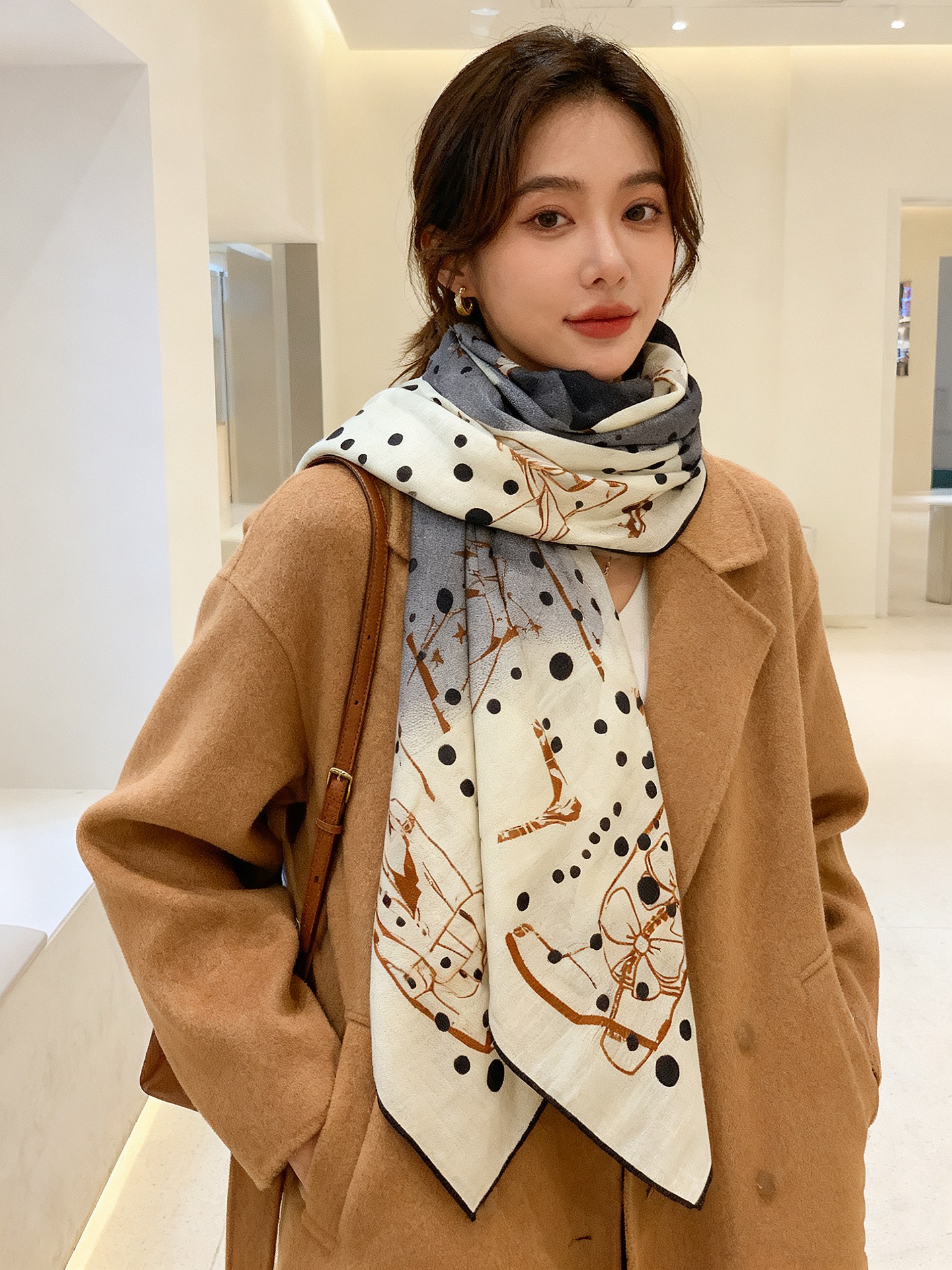 Chanel 25s秋冬新品～【140顶级丝绒双面同色披肩】25s 秋冬披肩设计真的好有突破格优雅甜美感