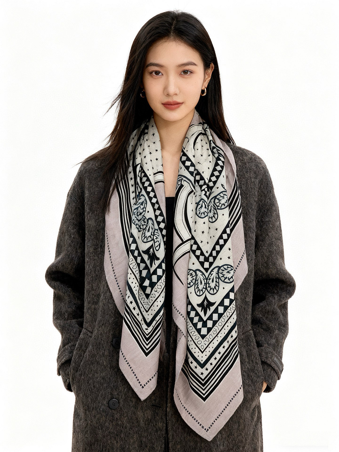 羊绒新款🆕👏👏买了都说好看‼️推荐💕爱马仕双面同色羊绒方巾【双面同色140】，顶级工艺超值‼️爱马仕专柜