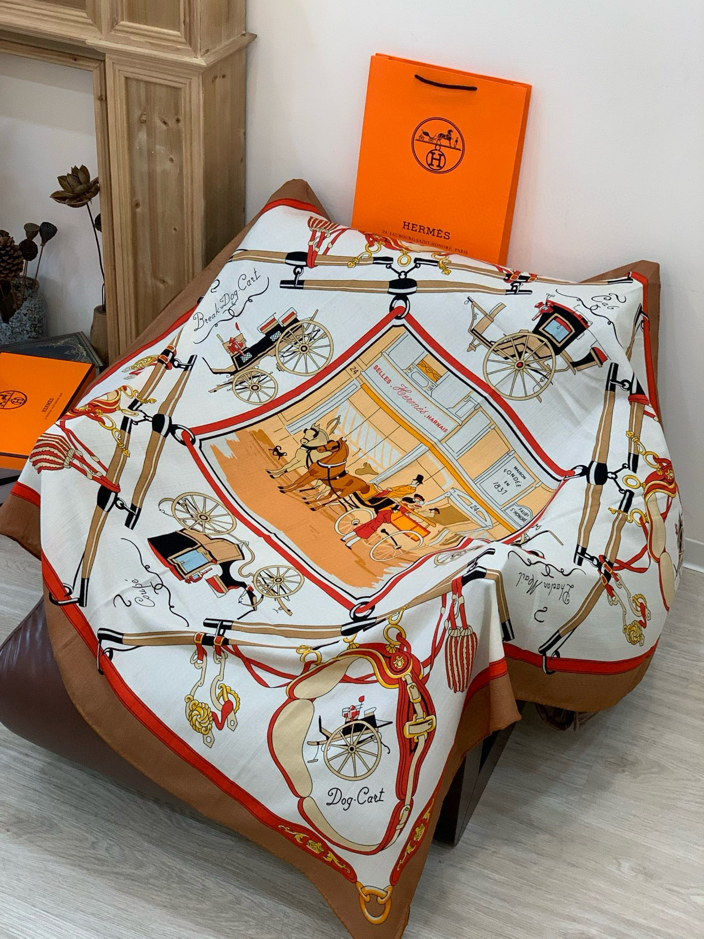 羊绒新款🆕👏👏买了都说好看‼️推荐💕爱马仕双面同色羊绒方巾【双面同色140】，顶级工艺超值‼️爱马仕专柜