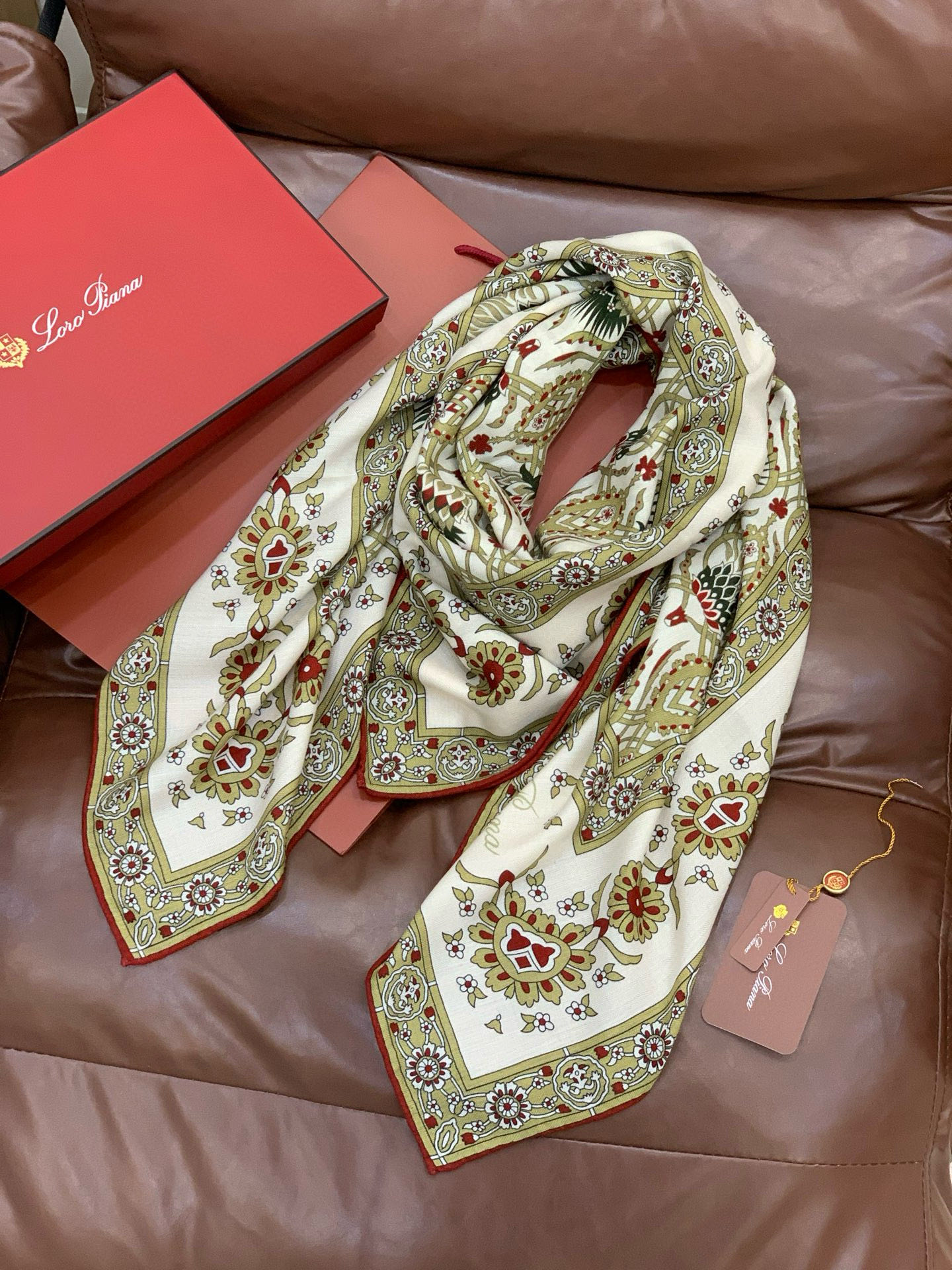 💟2025年 ETRo 秋冬抢先 上新💞【双面同色丝毛方巾】手工卷边山羊绒和真丝混纺披肩（70%山羊绒，