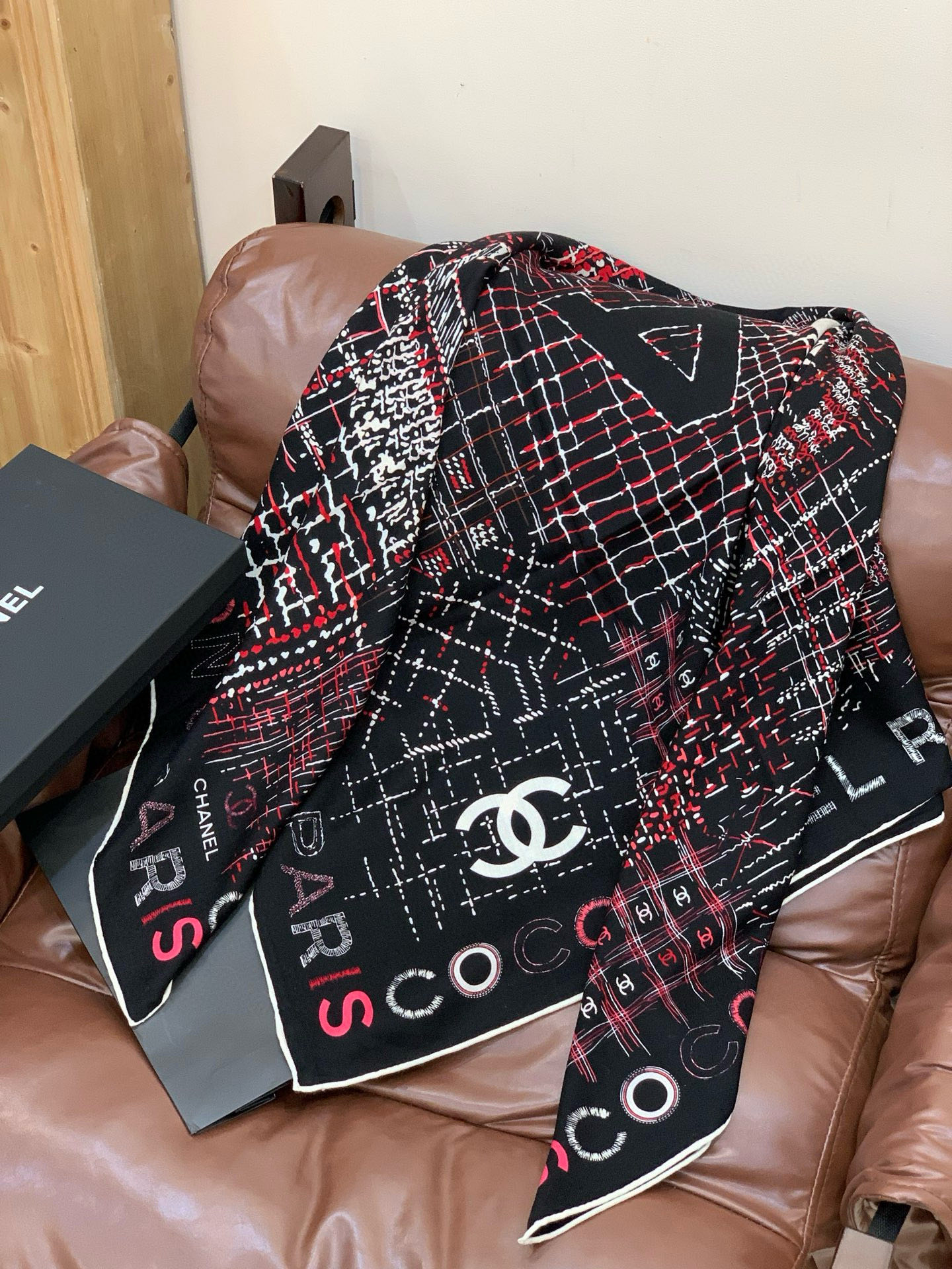 😘新款 💖🌟【康鹏街31号】羊绒方巾‼️抢‼️VIP推荐 ‼️👍下手一定要快【高端 大爱❤️女人尤物 货