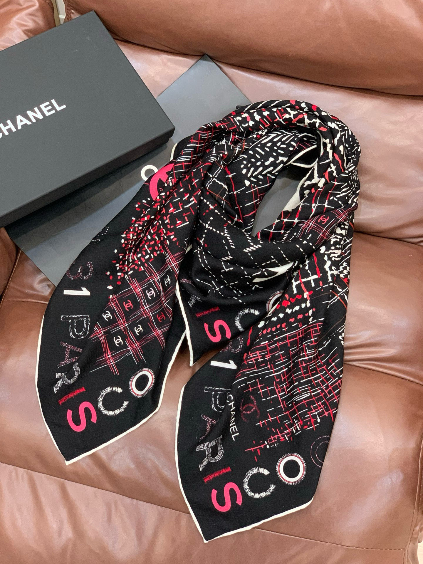 😘新款 💖🌟【康鹏街31号】羊绒方巾‼️抢‼️VIP推荐 ‼️👍下手一定要快【高端 大爱❤️女人尤物 货