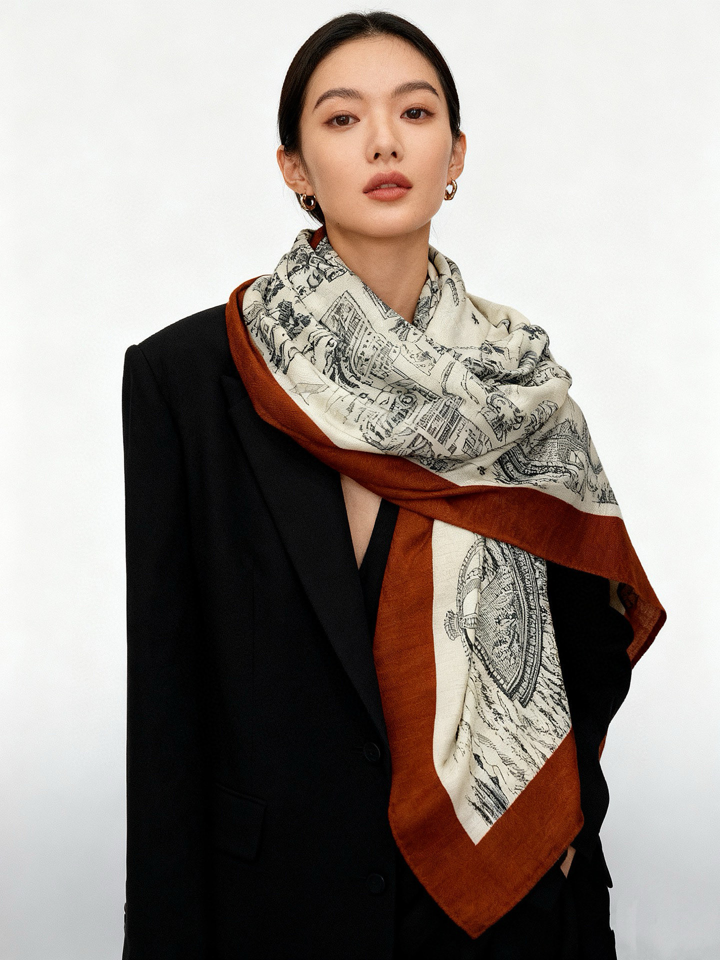 【140顶级丝羊绒双面同色披肩『骏马之城』！！超级气质！！】不仅美有其表，更有好品质与好细节的出彩内质！