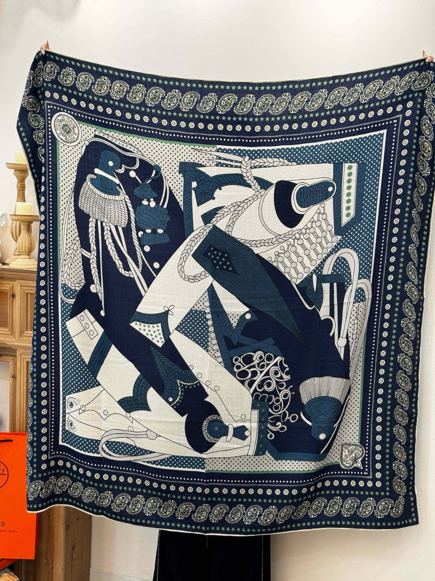 💟羊绒新款🆕👏👏买了都说好看‼️推荐💕爱马仕双面同色羊绒方巾，顶级工艺超值‼️爱马仕专柜爆款🎁💟立体呈现