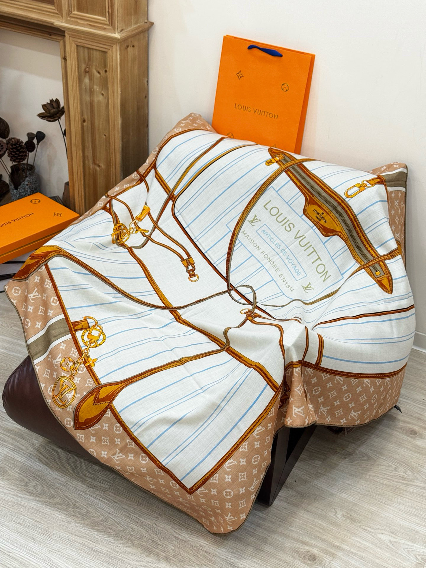 MY NEVERFULL 140丝绒方巾【140顶级丝绒双面同色】My Neverfull 丝绒方巾回溯