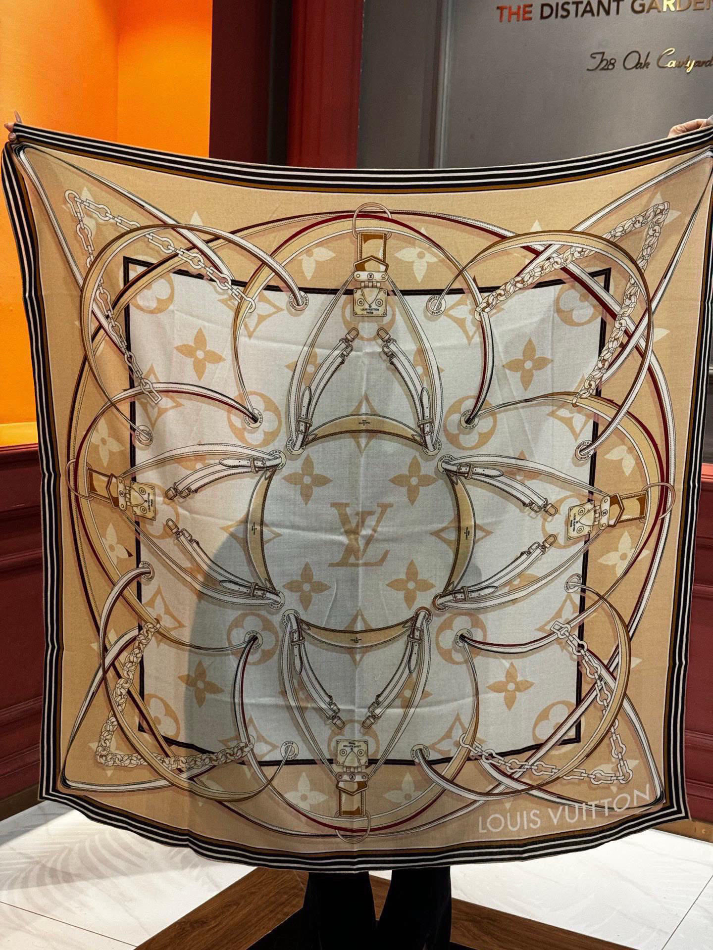 上新❤️ MONOGRAM JACQUARD DENIM140丝绒 方巾 【高定版 双面同色】有些款式他