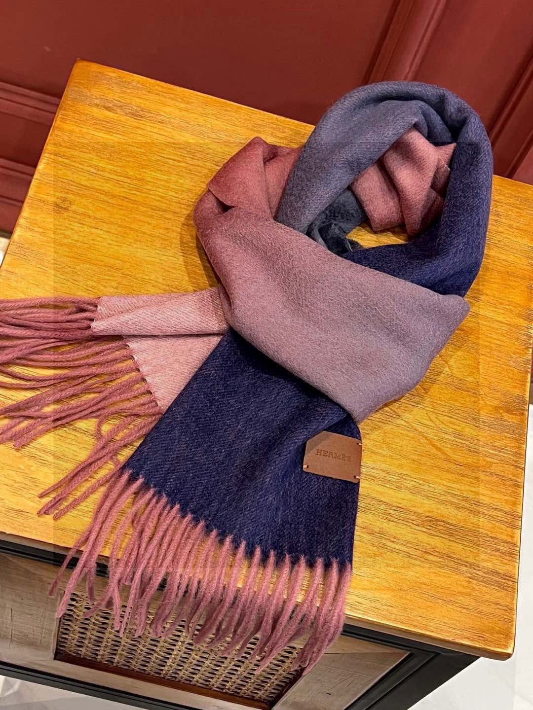 ✨✨太美了😍 爱马仕 情侣款 美到要尖叫😱专柜最新款🎊英伦欧美范儿「多色渐变」又是一款即时尚又实用的大围