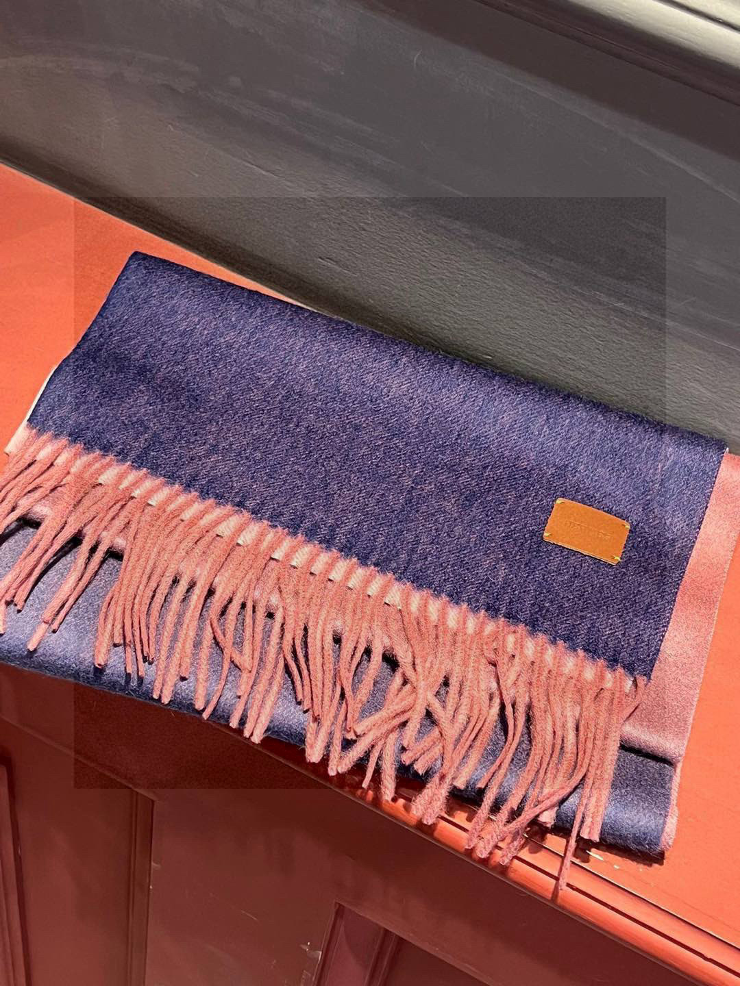 ✨✨太美了😍 爱马仕 情侣款 美到要尖叫😱专柜最新款🎊英伦欧美范儿「多色渐变」又是一款即时尚又实用的大围