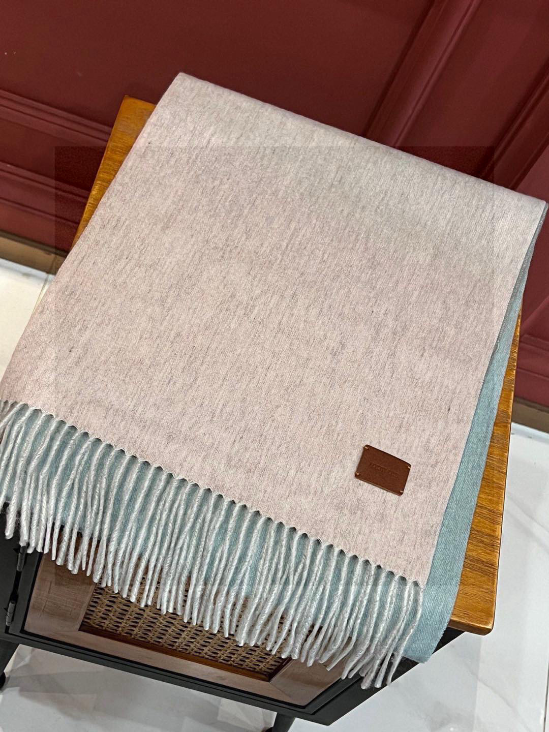 ✨✨太美了😍 爱马仕 情侣款 美到要尖叫😱专柜最新款🎊英伦欧美范儿「多色渐变」又是一款即时尚又实用的大围