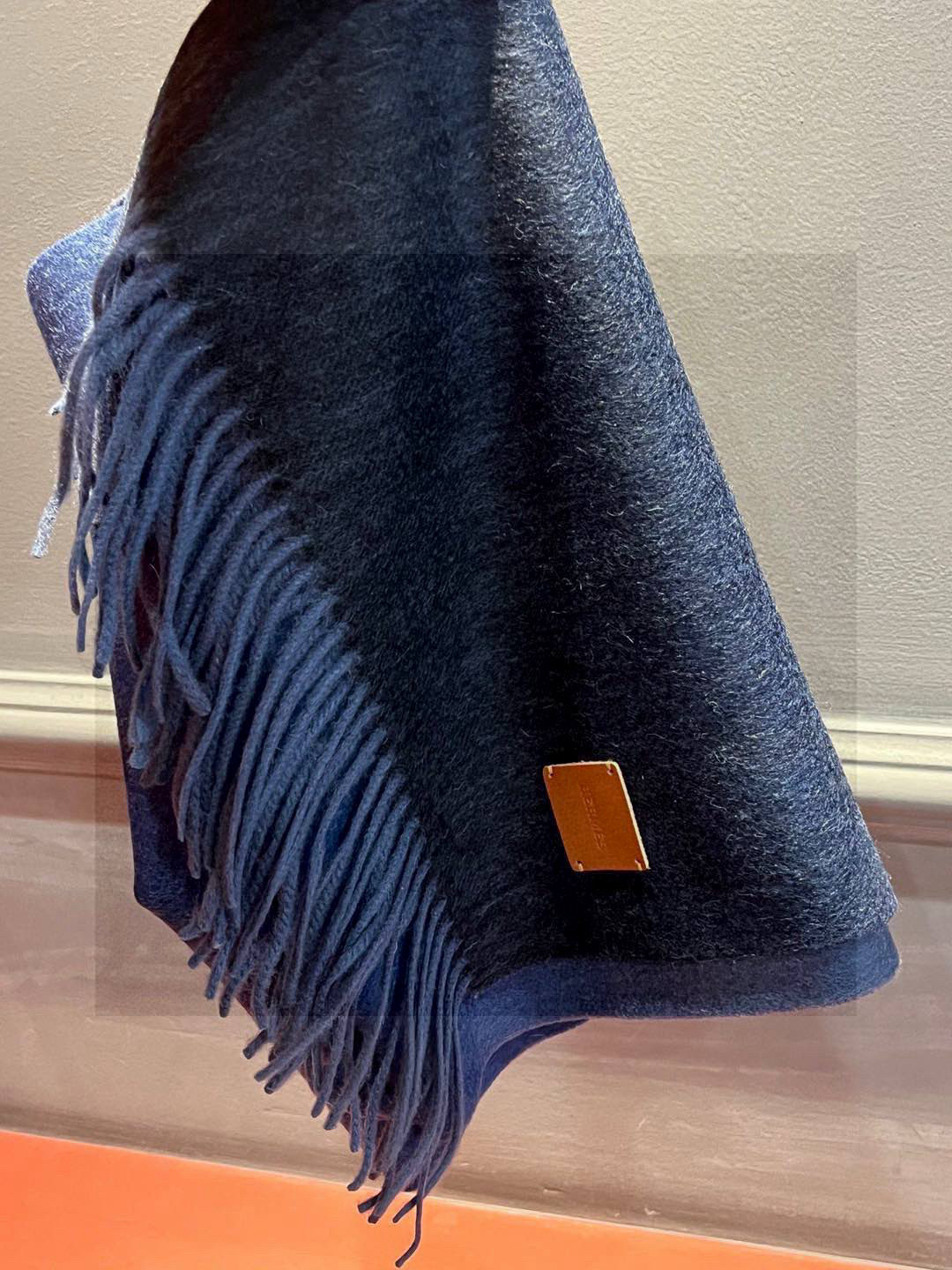 ✨✨太美了😍 爱马仕 情侣款 美到要尖叫😱专柜最新款🎊英伦欧美范儿「多色渐变」又是一款即时尚又实用的大围