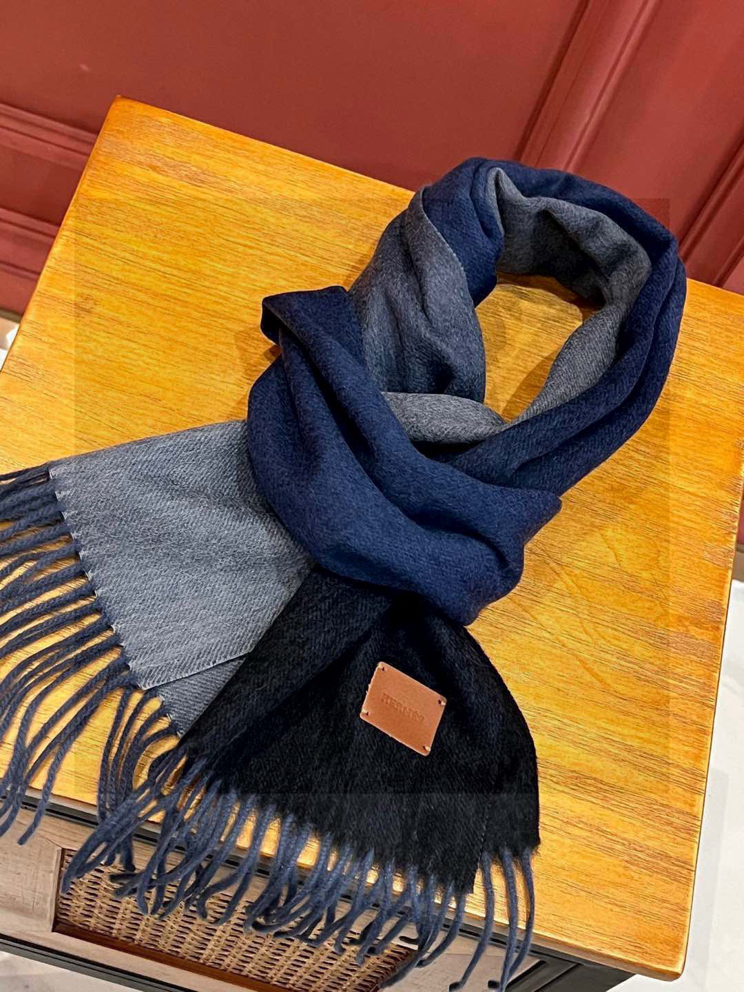 ✨✨太美了😍 爱马仕 情侣款 美到要尖叫😱专柜最新款🎊英伦欧美范儿「多色渐变」又是一款即时尚又实用的大围