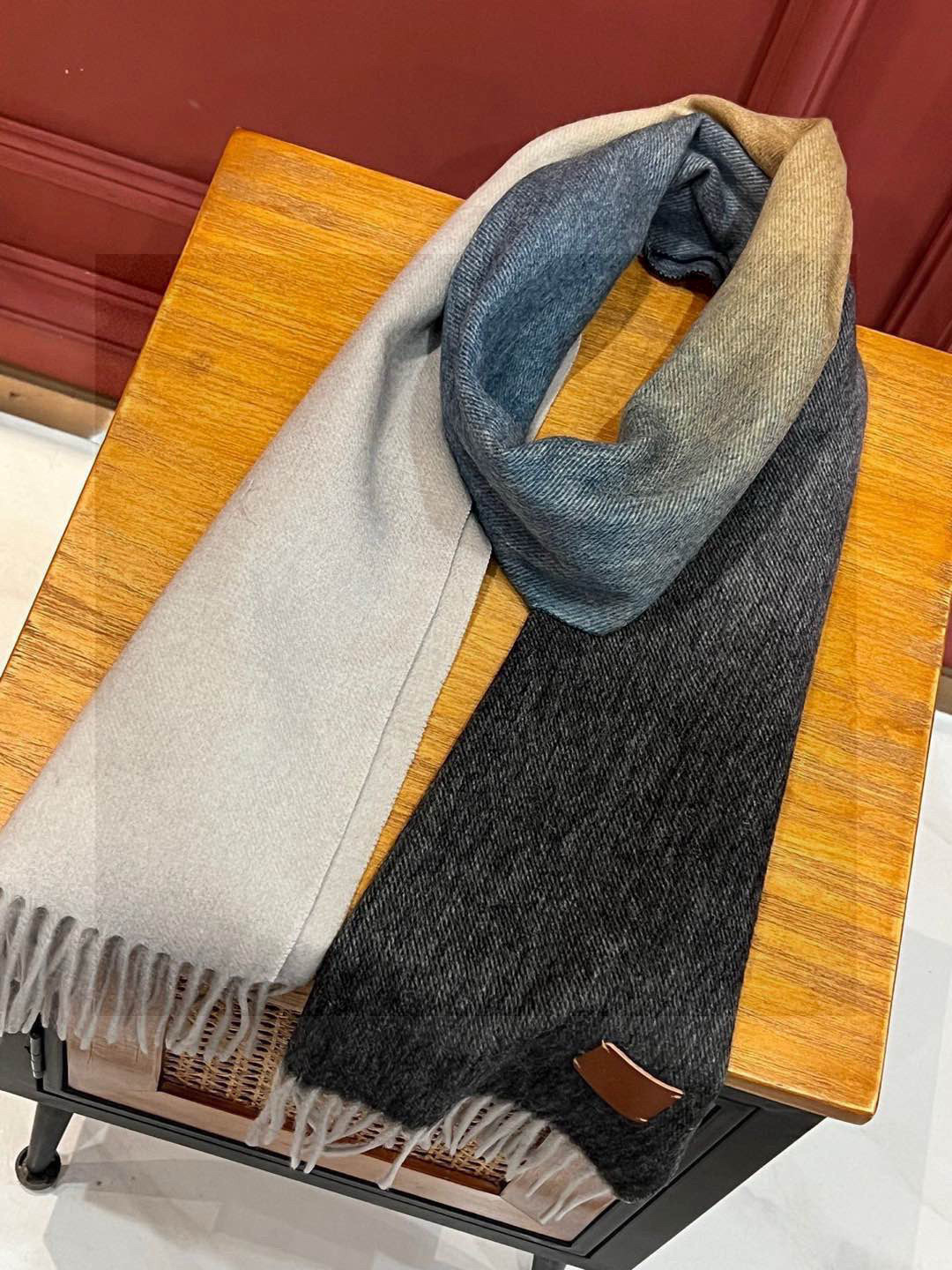 ✨✨太美了😍 爱马仕 情侣款 美到要尖叫😱专柜最新款🎊英伦欧美范儿「多色渐变」又是一款即时尚又实用的大围