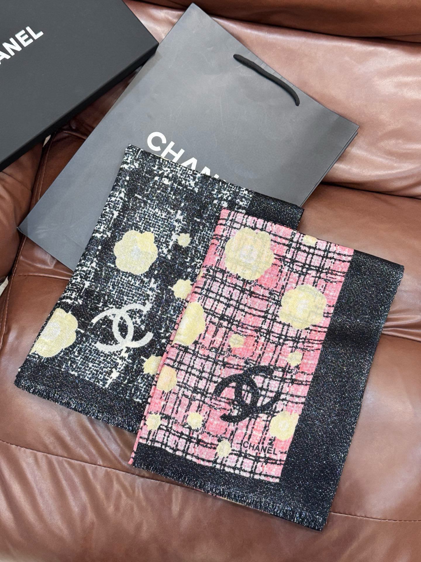 会发光发亮的围巾 💄💋新款客供亮片💖羊绒面料长巾 😘美翻了[流泪]【彩色山茶花银线长巾】御用殿堂级极‼️