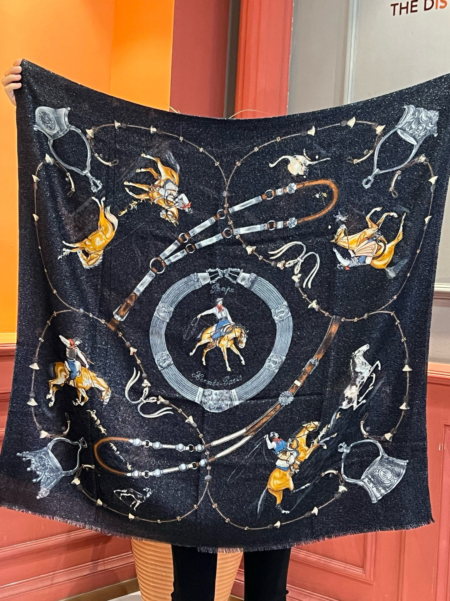 会发光发亮的围巾 新款🆕🏇🏇买了都说好看‼️推荐💕顶级工艺超值‼️爱马仕专柜爆款🎁💟立体呈现图案纹路实物