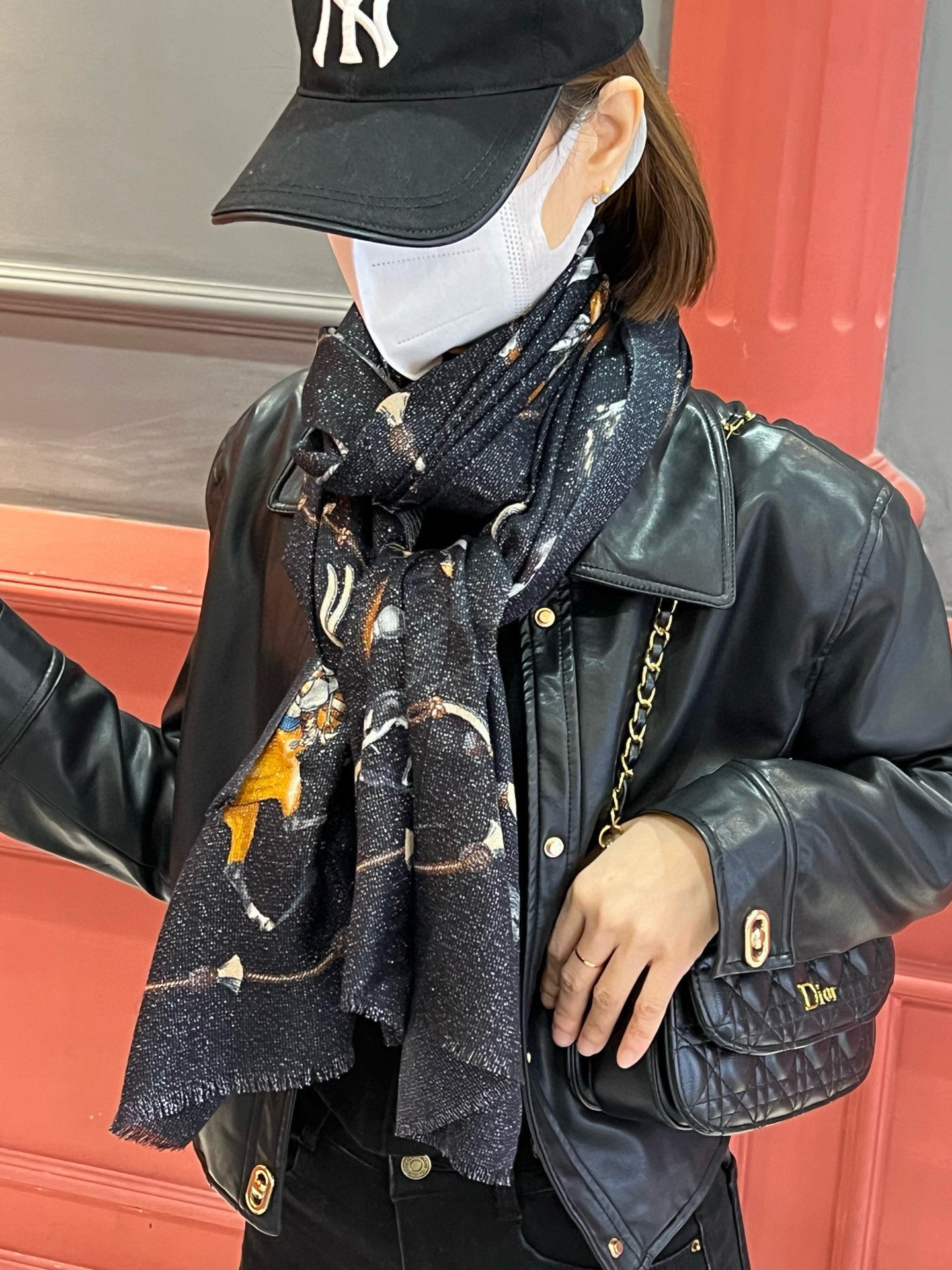 会发光发亮的围巾 新款🆕🏇🏇买了都说好看‼️推荐💕顶级工艺超值‼️爱马仕专柜爆款🎁💟立体呈现图案纹路实物