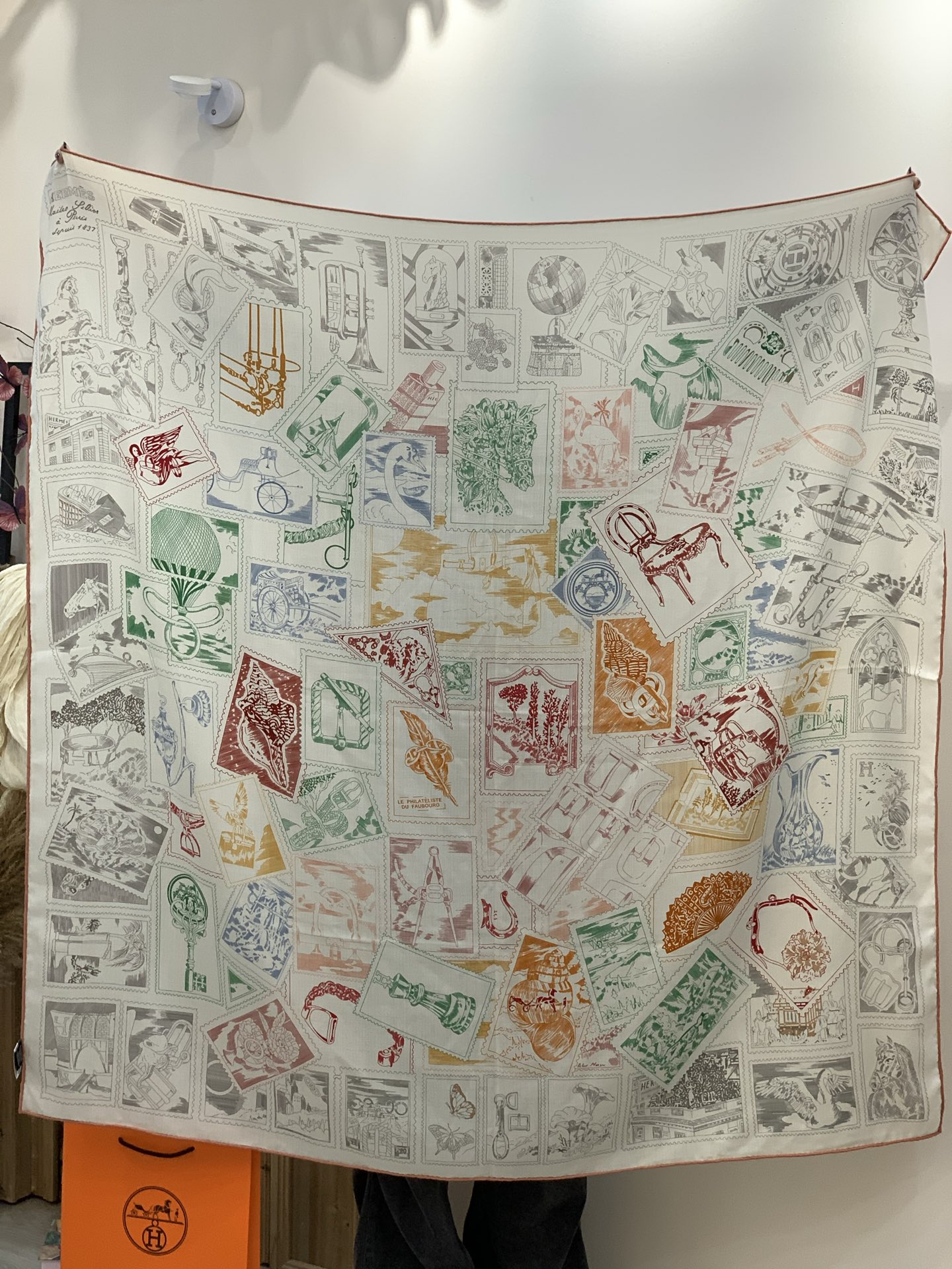 💟2025年秋冬抢先 上新💞【双面同色丝毛绒方巾】手工卷边山羊绒和真丝混纺披肩（70%山羊绒，30%桑蚕