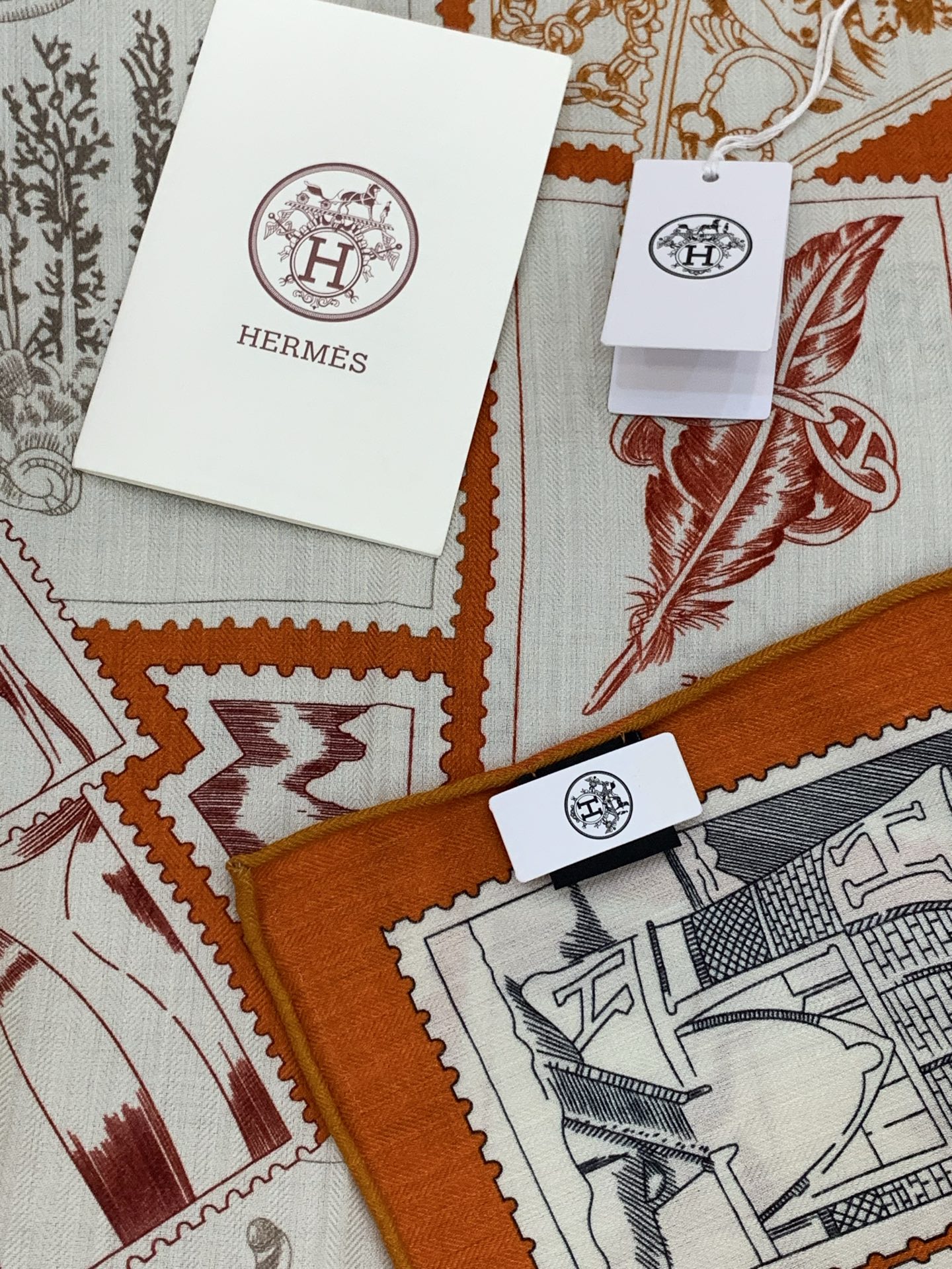 💟2025年秋冬抢先 上新💞【双面同色丝毛绒方巾】手工卷边山羊绒和真丝混纺披肩（70%山羊绒，30%桑蚕