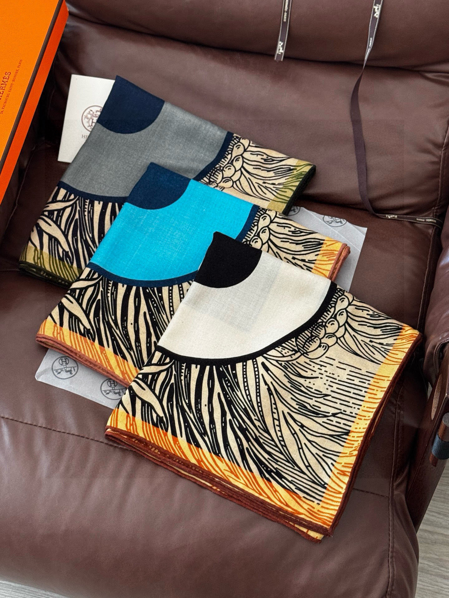 H，目前最热门的 “超现实爱马仕枢纽” 风靡全宇宙，听名字就充斥着未来空间♥️艺术品一样的存在，会绝版的