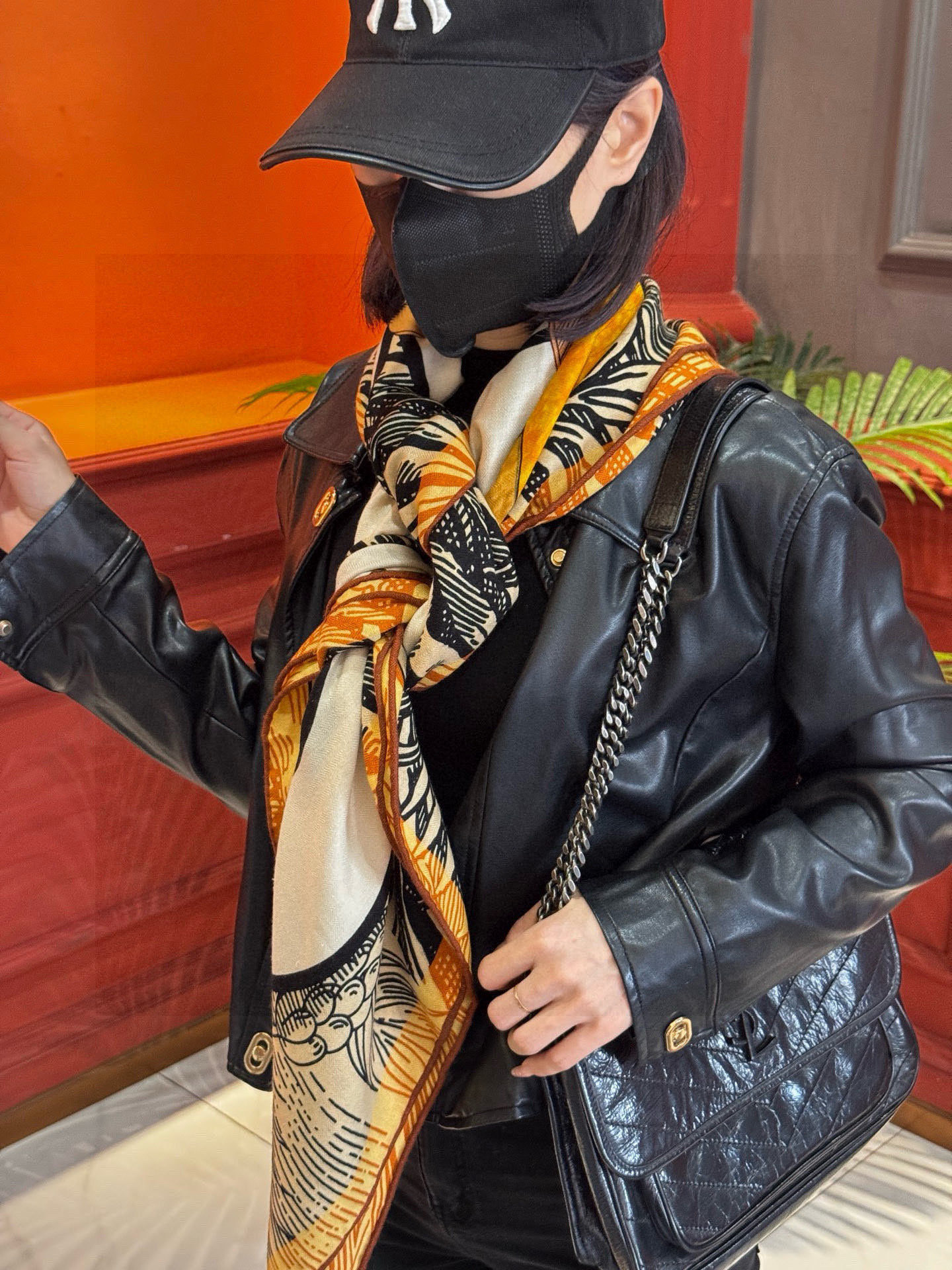 H，目前最热门的 “超现实爱马仕枢纽” 风靡全宇宙，听名字就充斥着未来空间♥️艺术品一样的存在，会绝版的