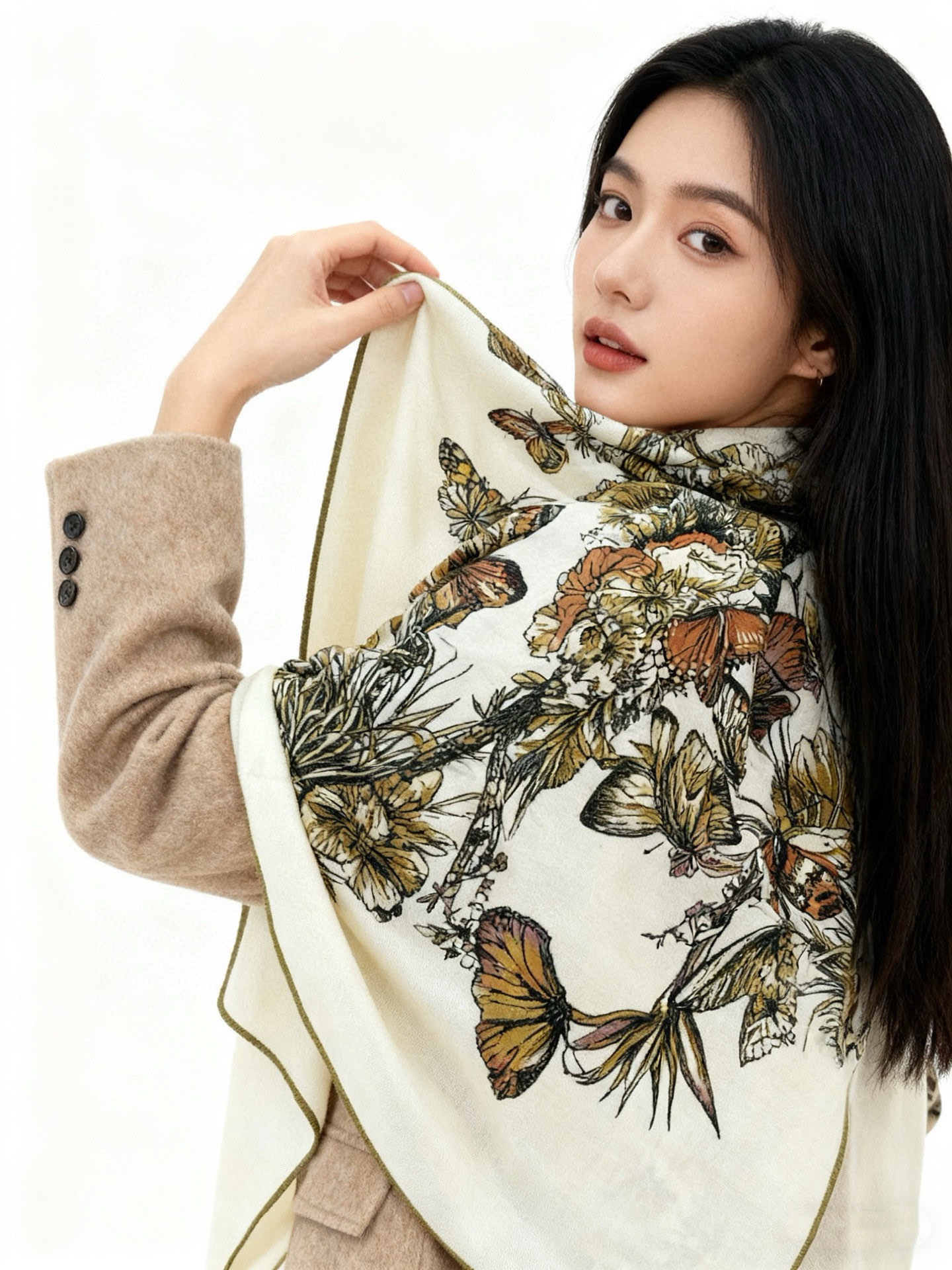 Dior 印花披肩【140顶级丝绒双面同色】Dior Camo PaPillon 图案这款披肩饰以 Di