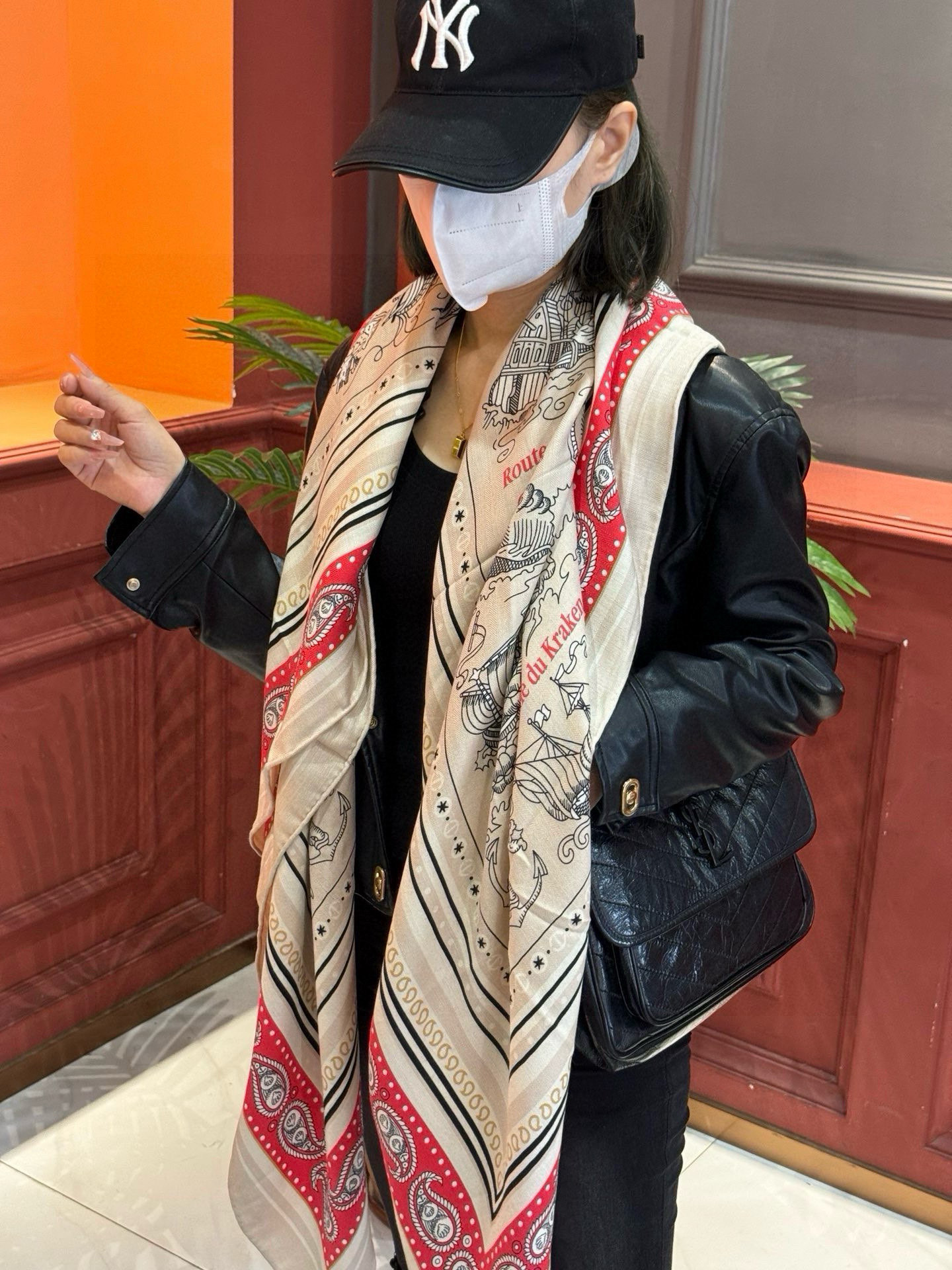 羊绒新款🆕👏👏买了都说好看‼️推荐💕爱马仕双面同色羊绒方巾【水手纹身双面同色140】，顶级工艺超值‼️爱