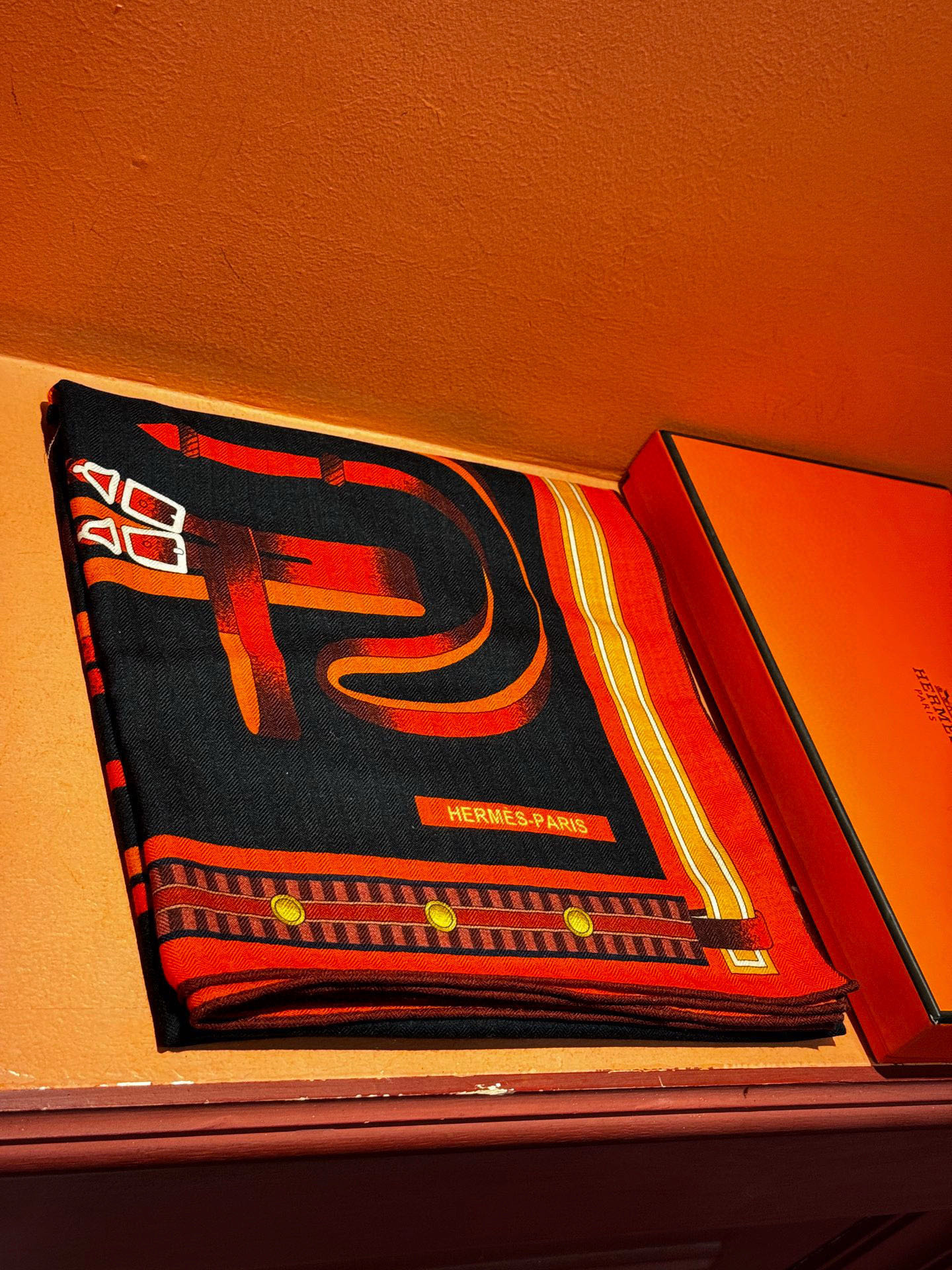 ❄️【双面同色】原单爱马仕140cm丝绒方巾💕 《马术密匙》，十九世纪的商品图录汇集了手工匠们的系列产品