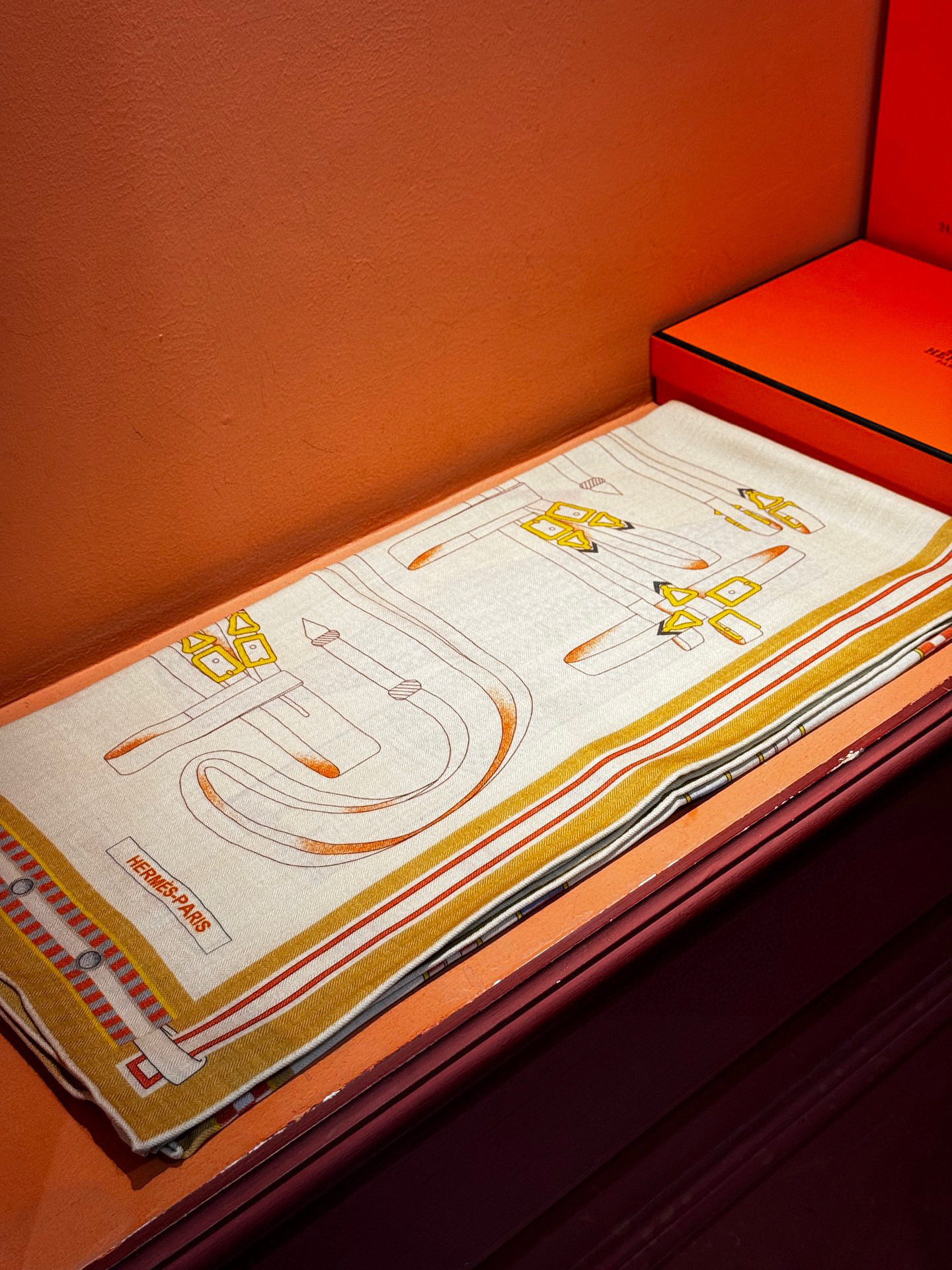 ❄️【双面同色】原单爱马仕140cm丝绒方巾💕 《马术密匙》，十九世纪的商品图录汇集了手工匠们的系列产品