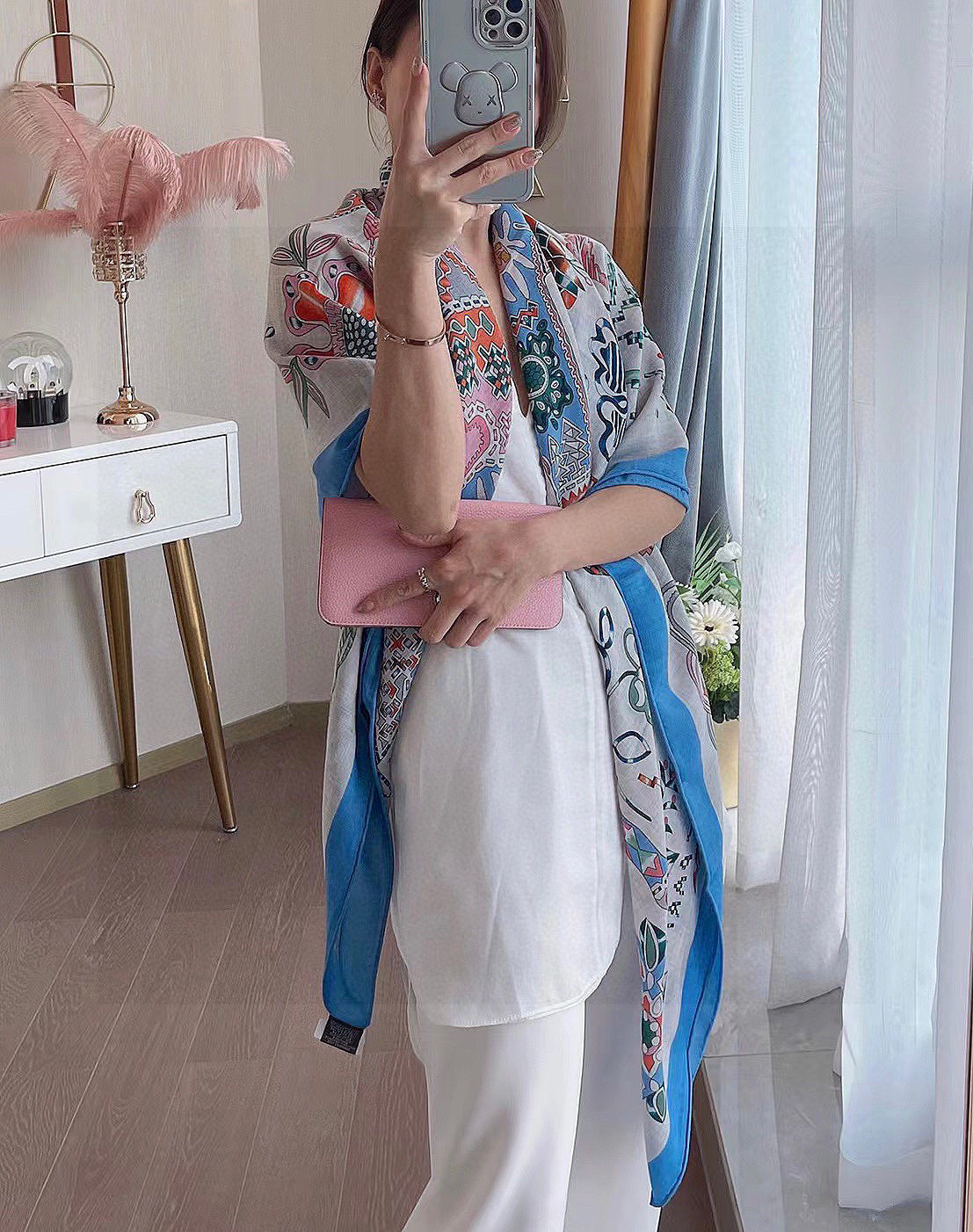 爱马仕～秋冬搭配利器❗️顶级双面同色 版真丝羊绒披肩！！1条等于2条】点睛精彩，图案和配色都超级喜欢，又