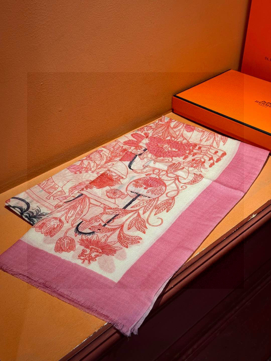 专柜同步 Hermes家买了都说好看【珍奇乐园羊绒长巾】‼️推荐💕顶级工艺超值‼️爱马仕专柜爆款🎁🎁羊绒