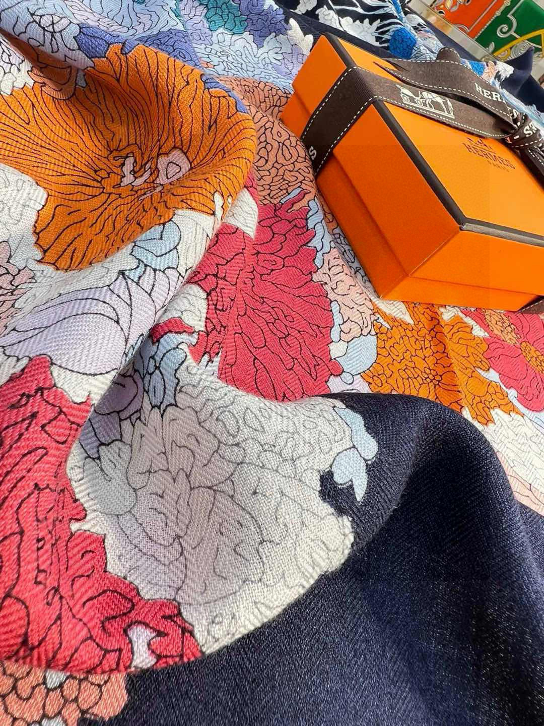 ❤ 双面同色【▪️卓尔不凡，高级有气场！！】非常抬人，带点故事的精彩！永远加分的hermes艺术单品！美