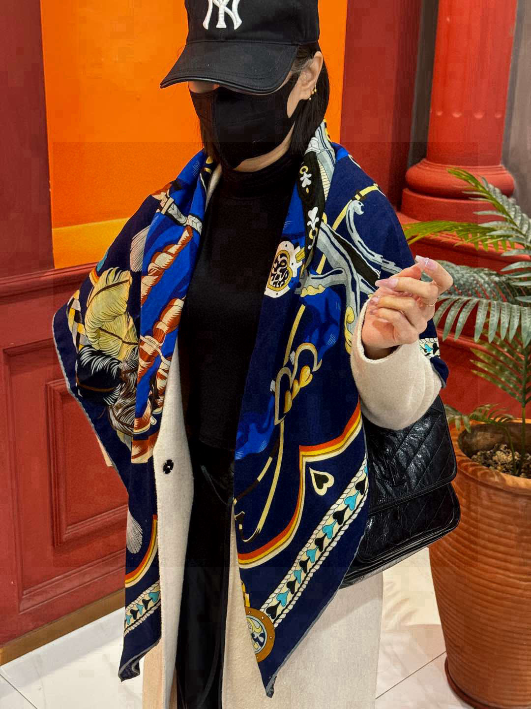 【双面同色】原单爱马仕140cm丝绒方巾💕 甜蜜的鞍具，装饰家芳登和佩西耶设计的一款餐盘增添骑士般的浪漫