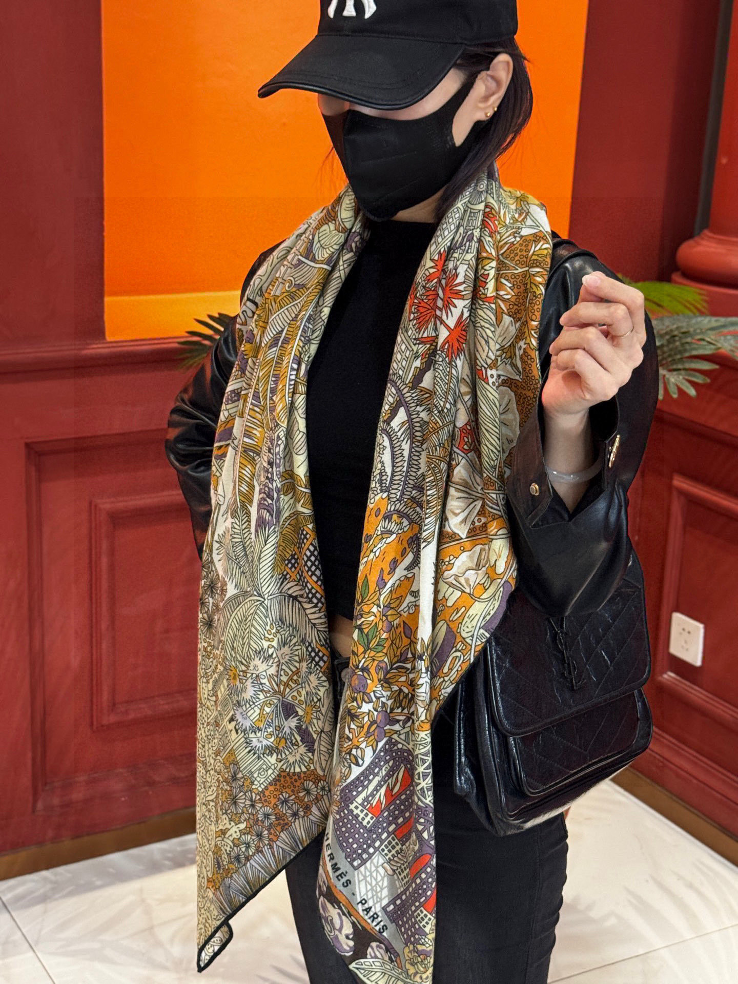 💟2025年秋冬抢先 上新💞【双面同色丝绒方巾】手工卷边山羊绒和真丝混纺披肩（70%山羊绒，30%桑蚕丝