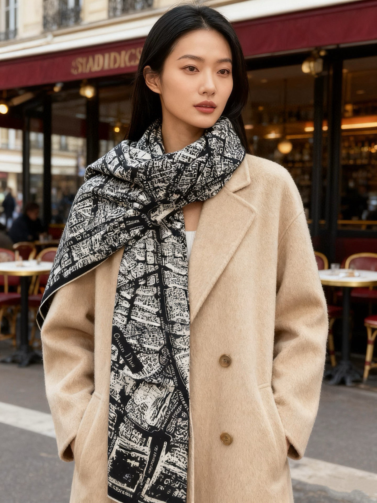 NO:581531,Dior [Paris Map] 140*140 double-sided same-color velvet square scarf LAN DE price ARIS Paris map. This square scarf is decorated with this season's classic valence lan de valence Aris print, which draws inspiration from the Dior archives and pays homage to Dior's historic Avenue Montaigne address. High version scarf, high version scarf, dior19860909Dior【巴黎地图】140*140 双面同色丝绒方巾LAN DE 价ARIS 巴黎地图 这款方巾饰以本季经典的 价lan de 价aris 印花,该 图案从 Dior 档案汲取灵感,致敬 Dior 具有历史意 义的蒙田大道地址. 高版本围巾,高版本围巾,dior,scarf