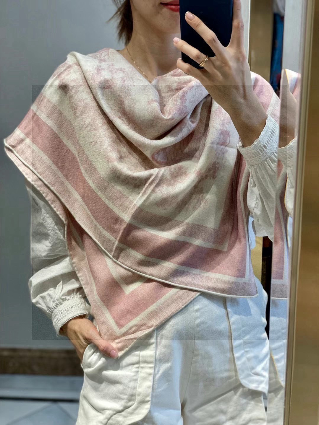 Dior ❤【️巴黎地图】黄金尺寸110*110双面同色丝绒方巾 不爱140繁复尺寸的姐妹可以选择110