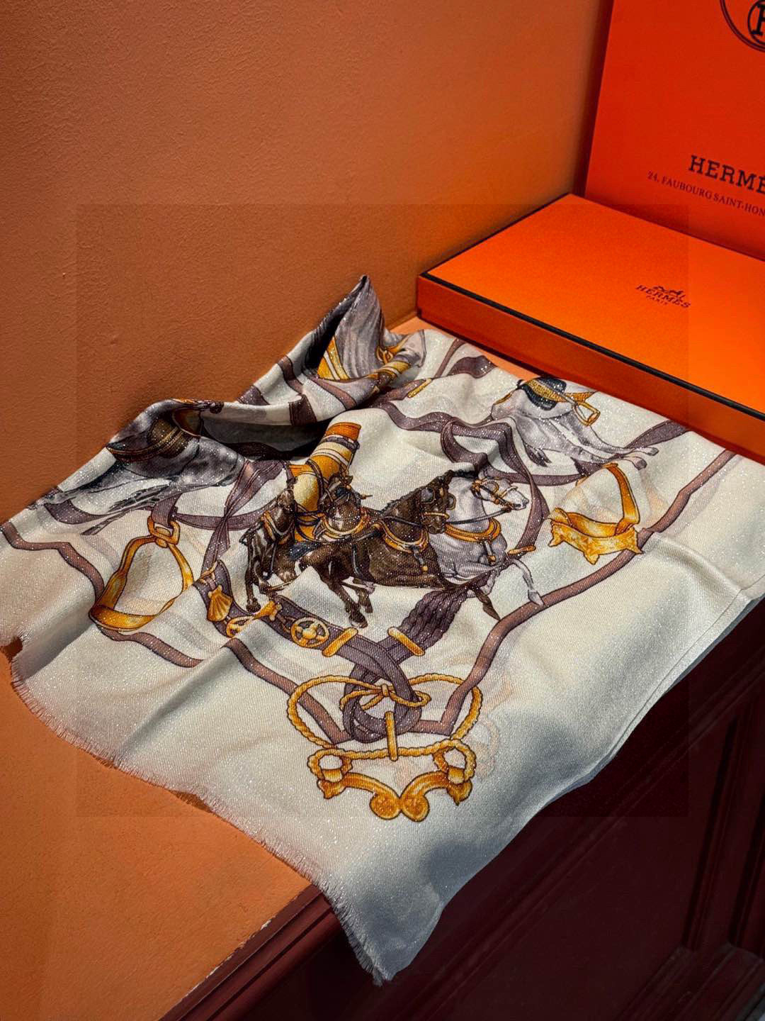 会发光发亮的围巾 新款🆕🏇🏇买了都说好看‼️推荐💕顶级工艺超值‼️爱马仕专柜爆款🎁💟立体呈现图案纹路实物