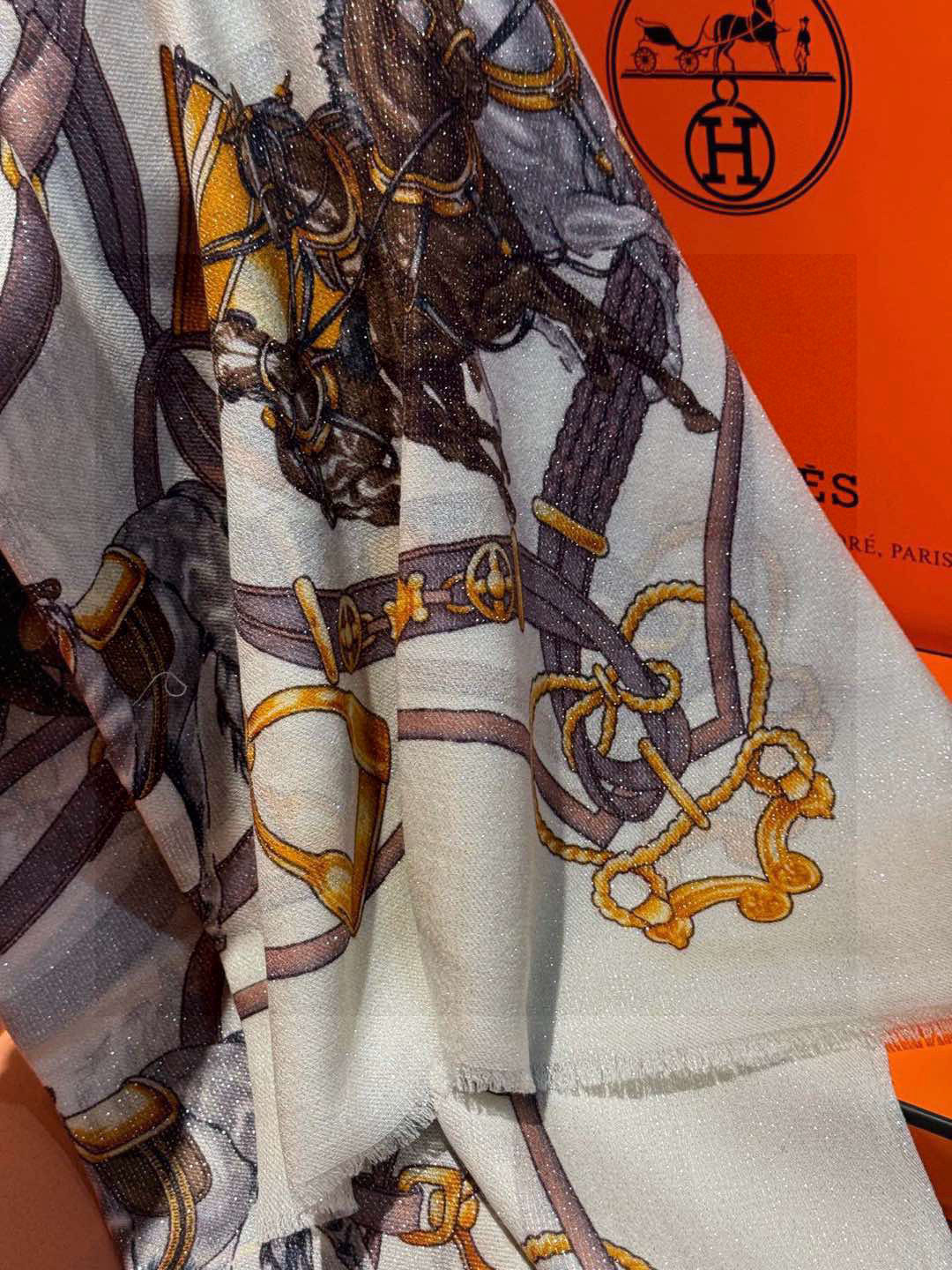 会发光发亮的围巾 新款🆕🏇🏇买了都说好看‼️推荐💕顶级工艺超值‼️爱马仕专柜爆款🎁💟立体呈现图案纹路实物