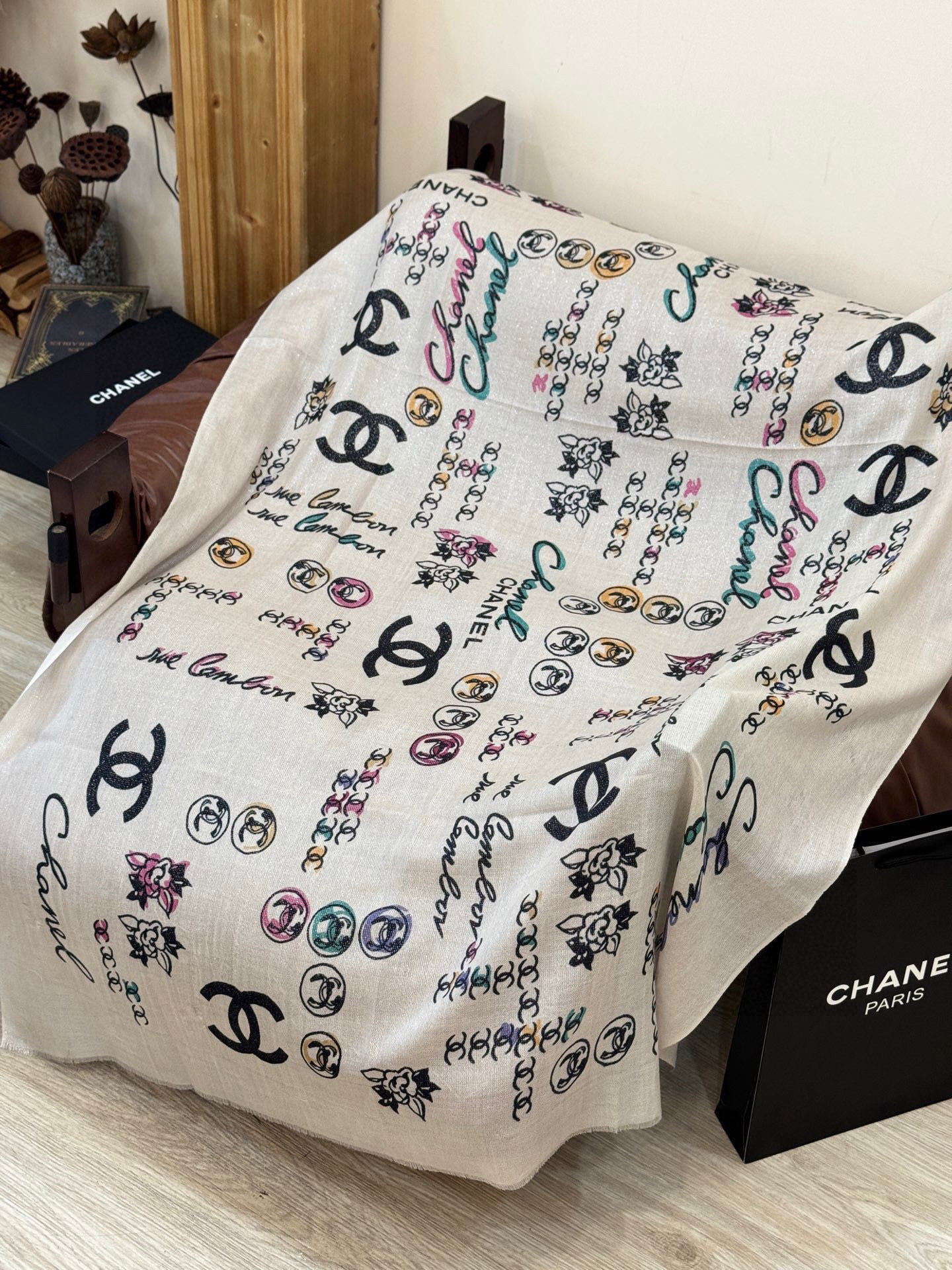 上新🌟 会发光发亮的围巾 💄💋新款客供银线💖羊绒面料长巾 😘美翻了[流泪]【手绘LOGO银线长巾】御用殿